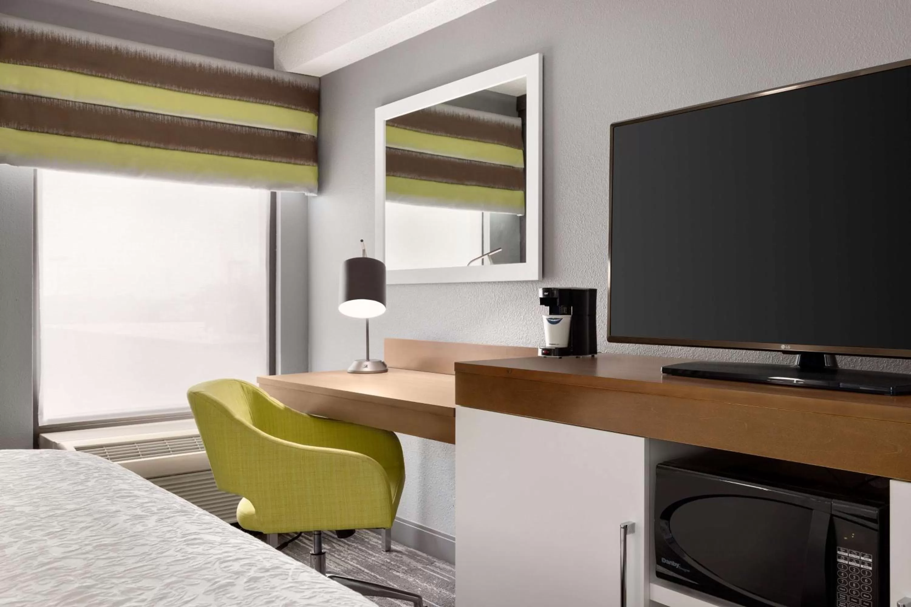  King Hearing Accessible - Non -Smoking  in Hampton Inn Greenville-Simpsonville