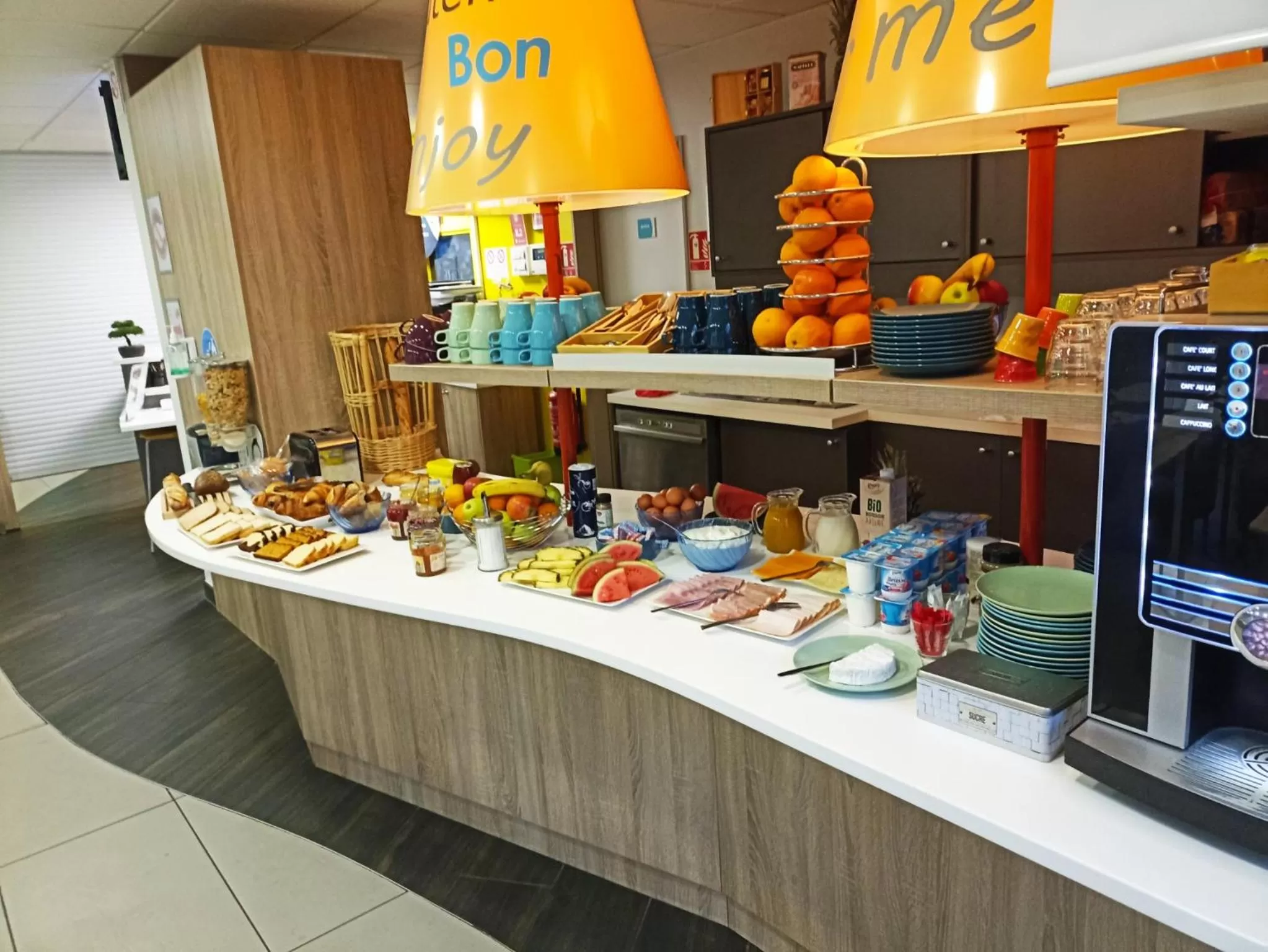 Standard Twin Room in First Inn Hotel Paris Sud Les Ulis