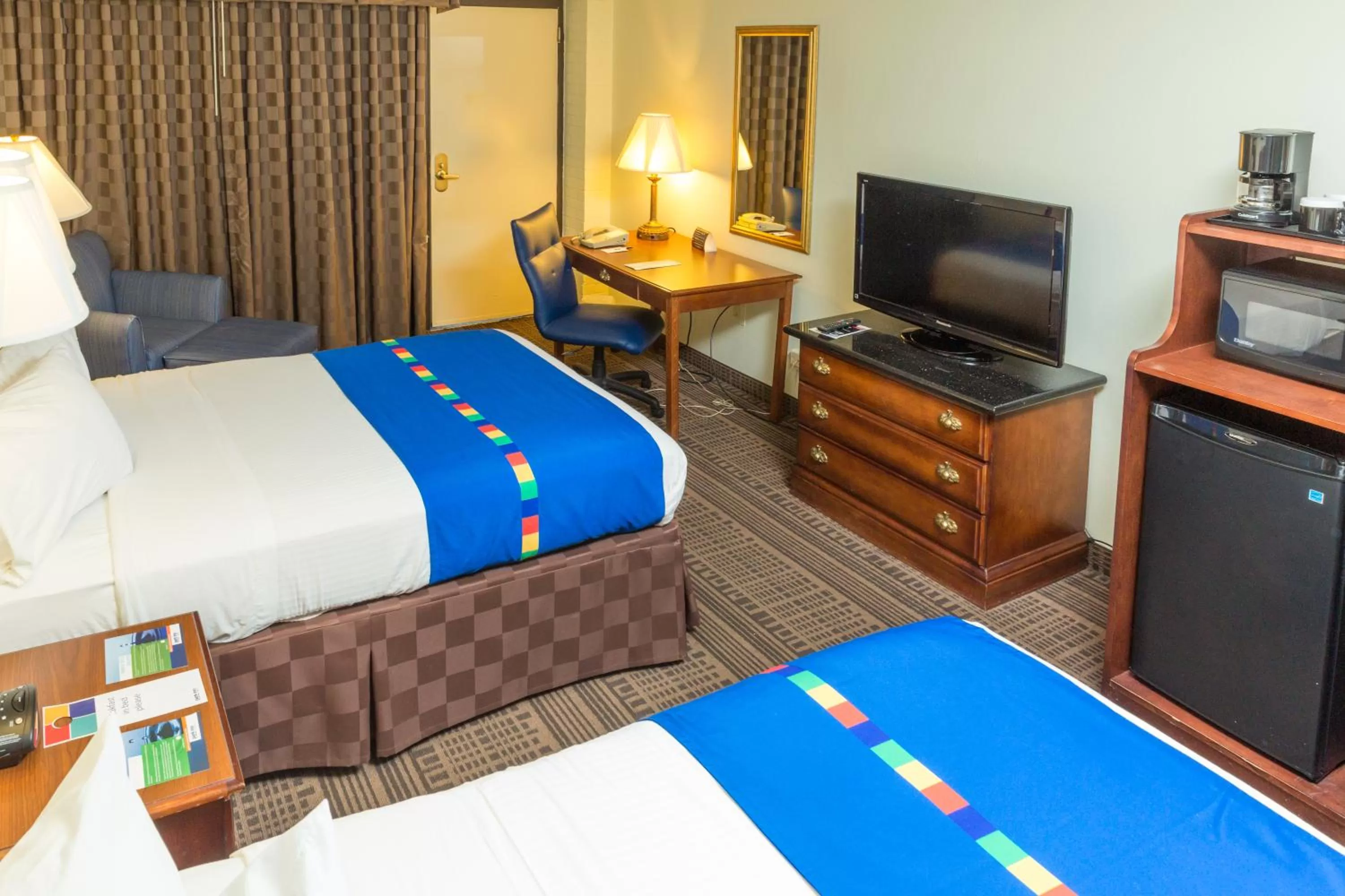 Double Room with Two Double Beds - Disability Access/Non-Smoking in Park Inn By Radisson Sharon