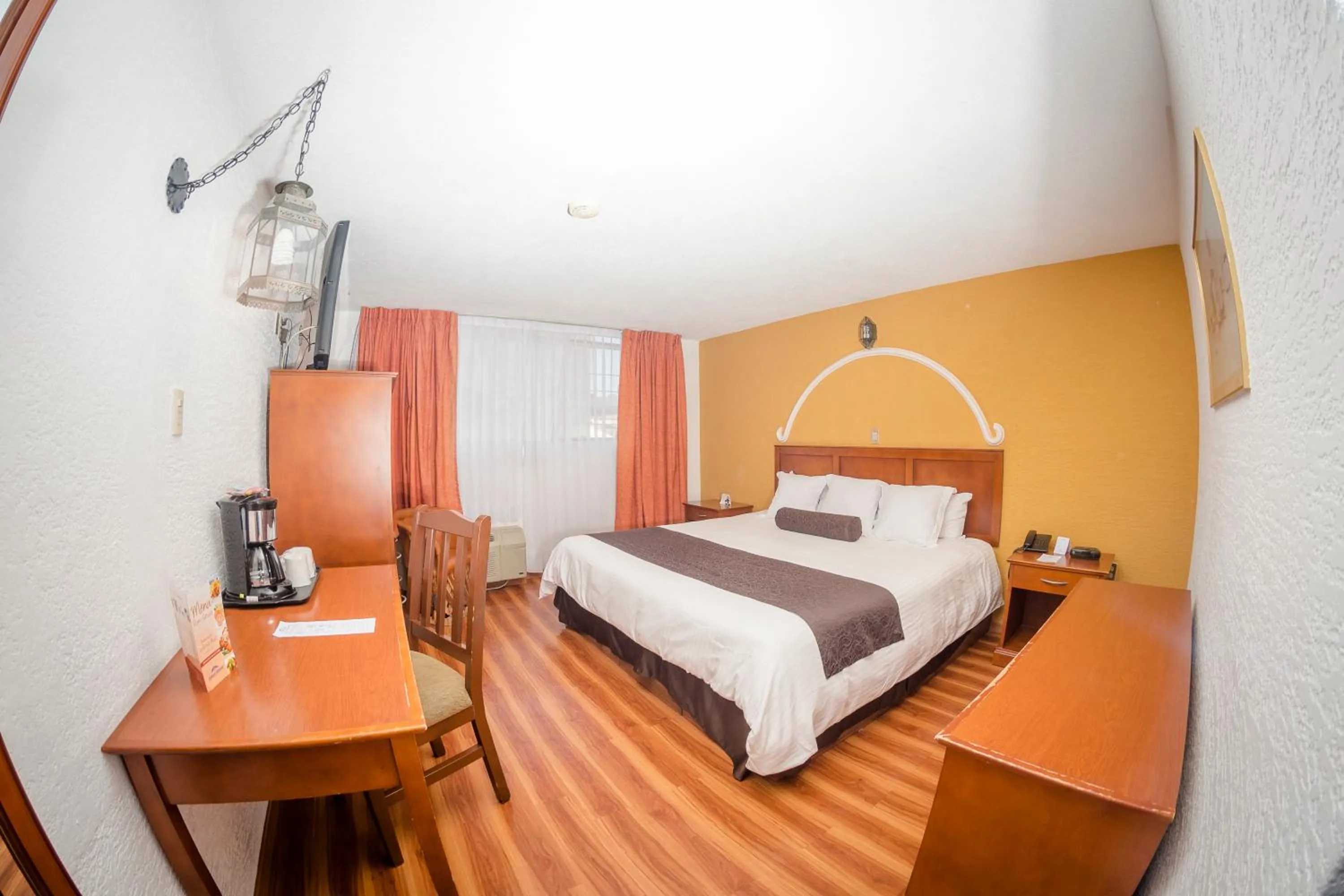 Executive King Room - Non-Smoking in Howard Johnson by Wyndham Morelia Calle Real