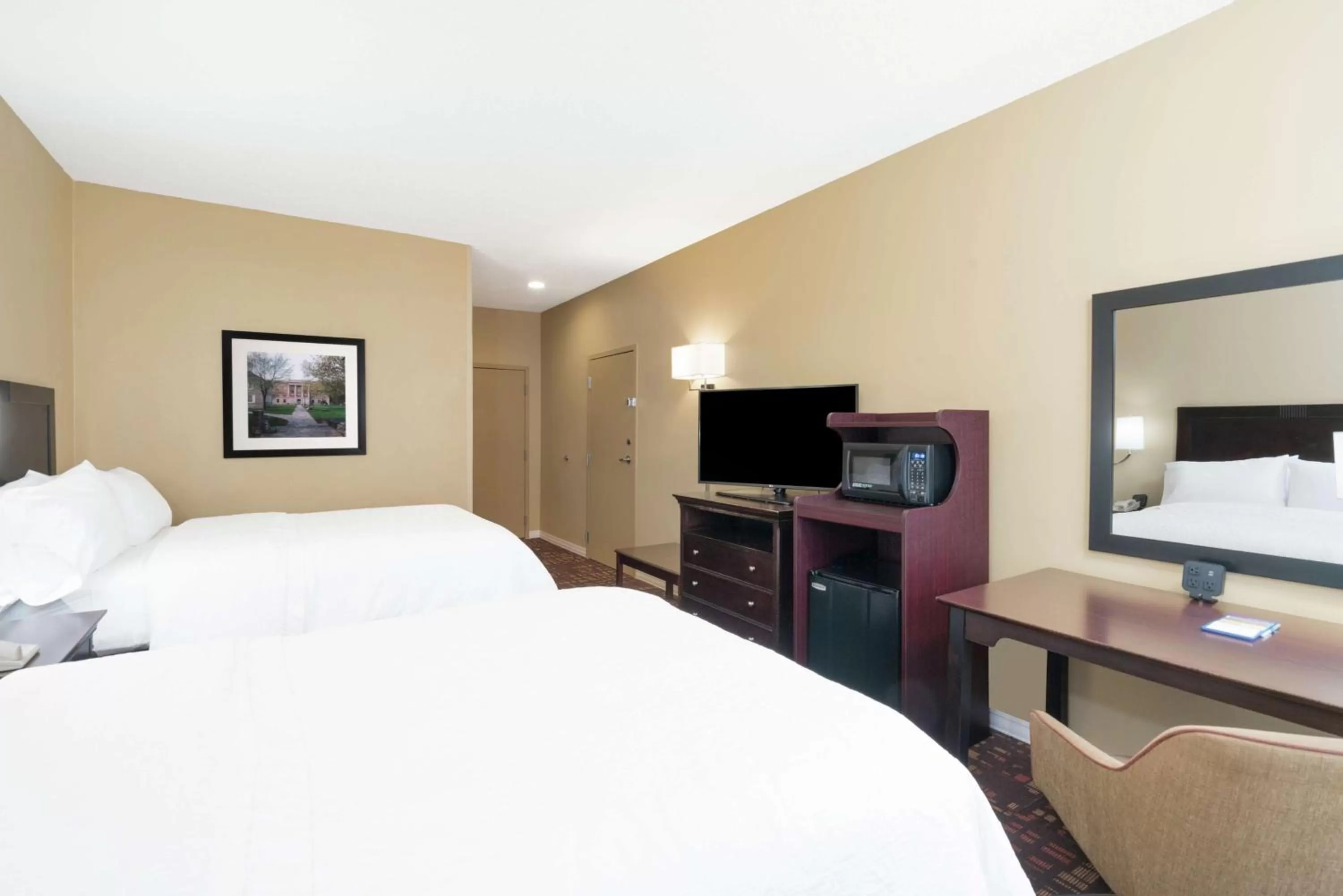 Double Room with Two Double Beds - Non-Smoking in Hampton Inn Corydon