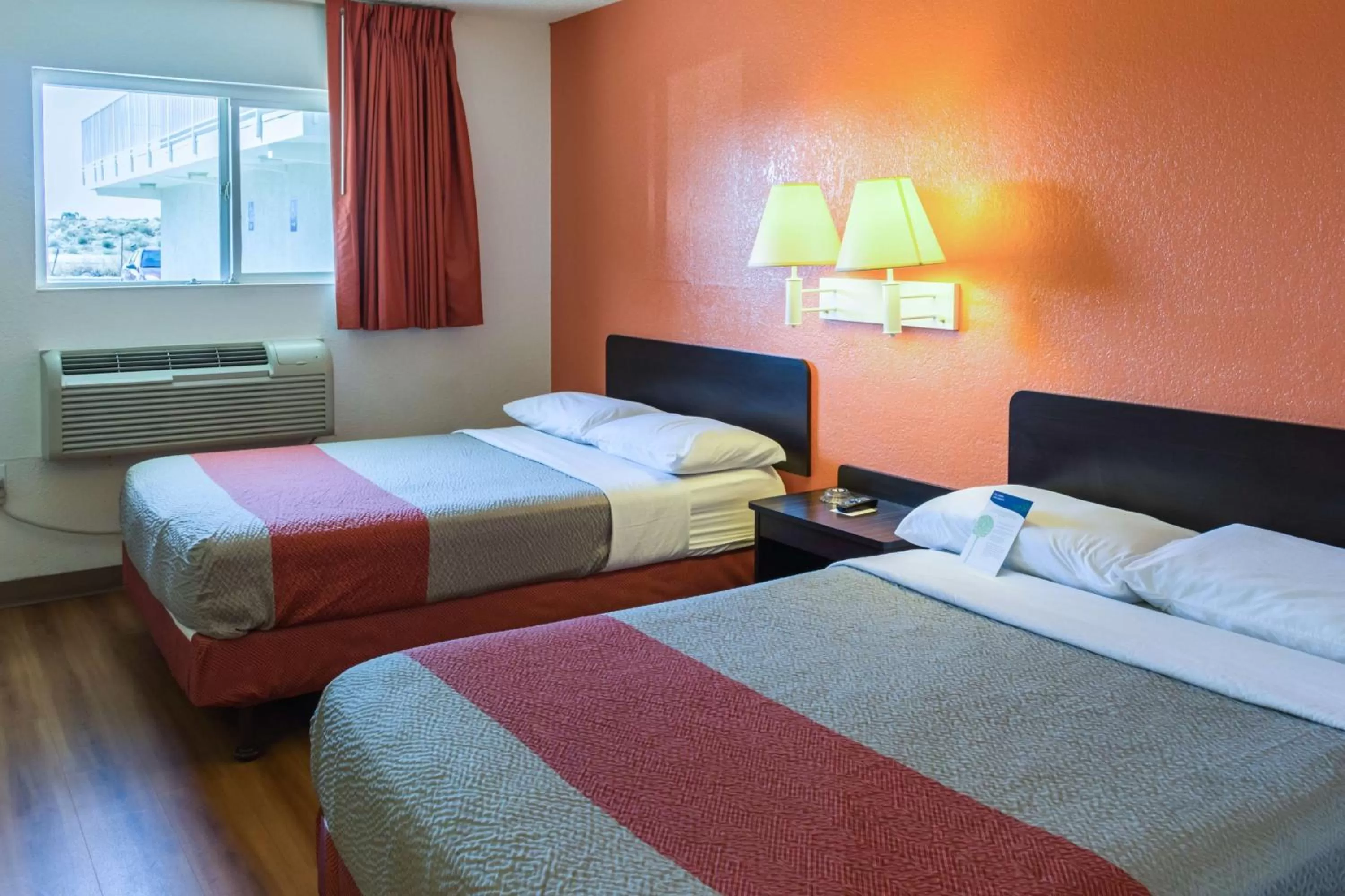 Deluxe Queen Room with Two Queen Beds in Motel 6-Bakersfield, CA - East