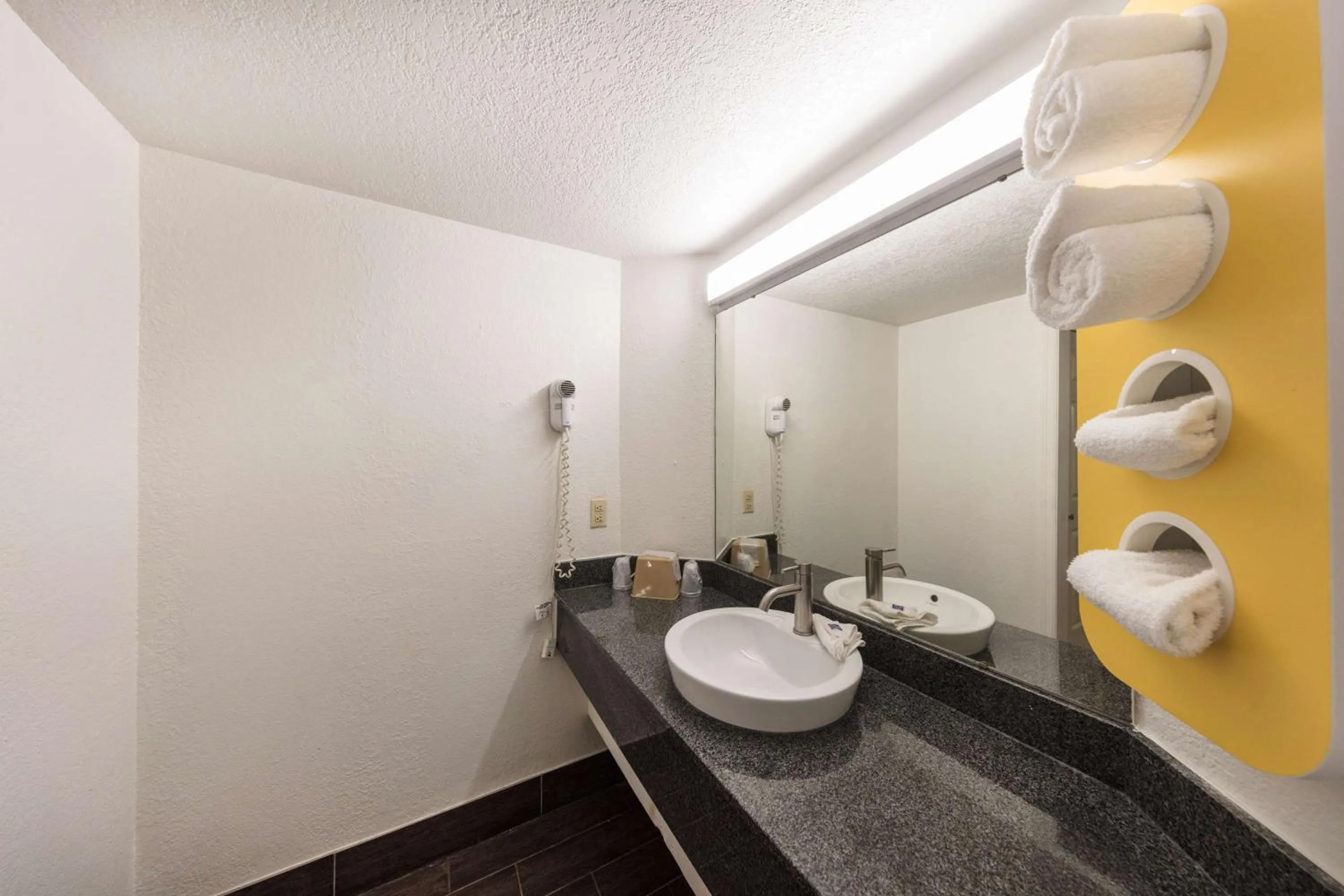 King Room - Disability Access - Smoking in Motel 6-Knoxville, TN