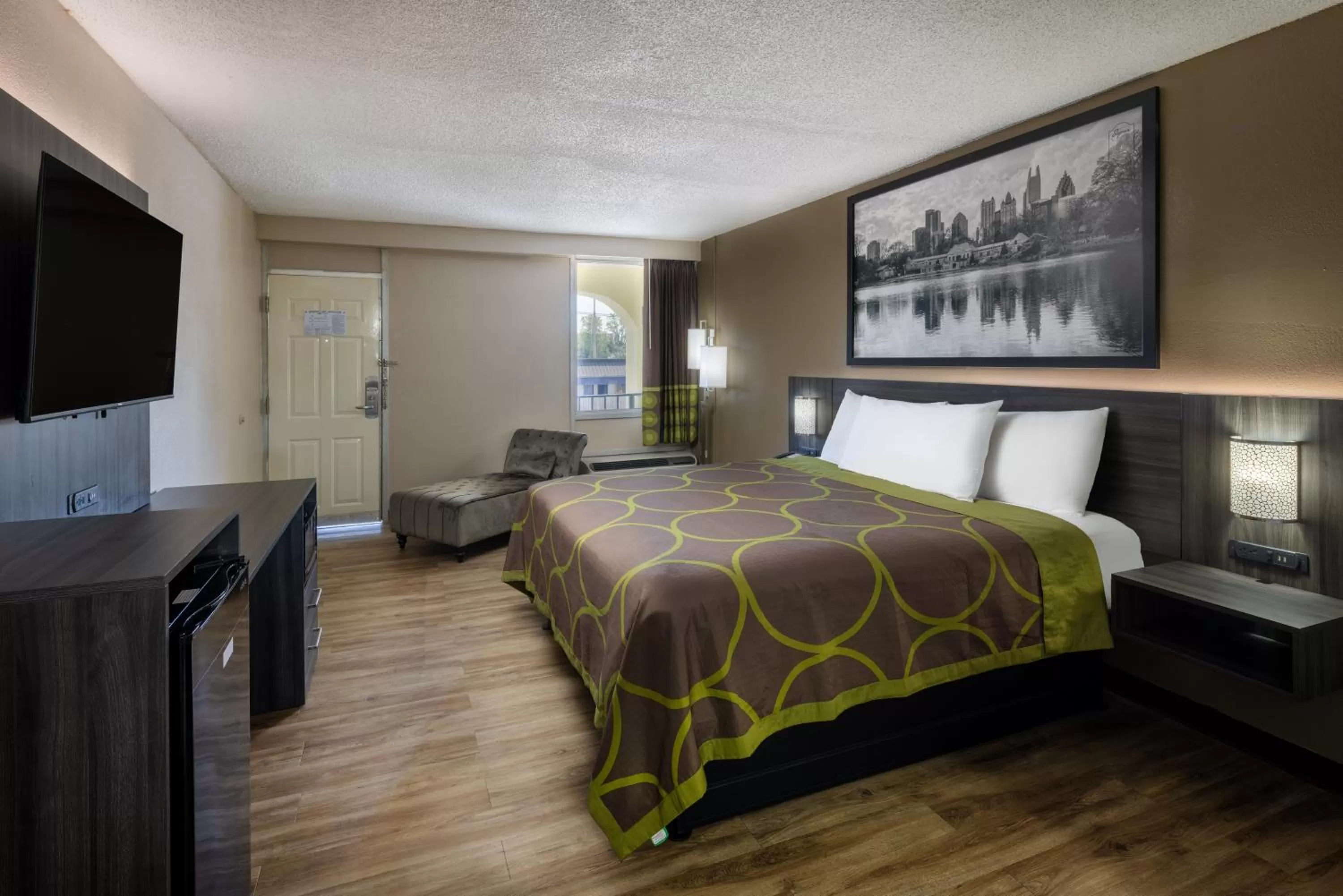 King Room - Pet Friendly/Non-Smoking in Super 8 by Wyndham McDonough GA