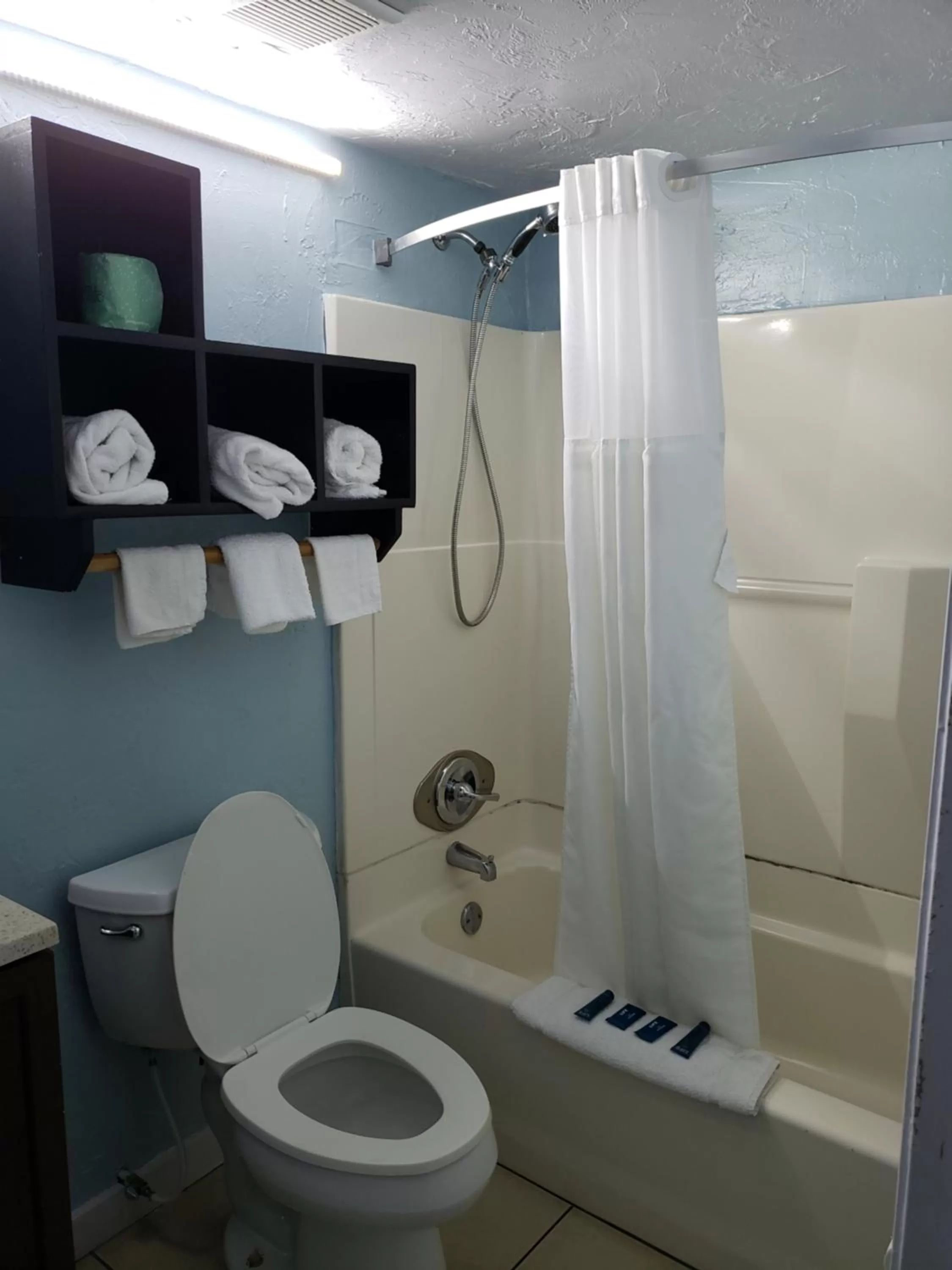 King Room in Topaz Motel - Flagler Beach