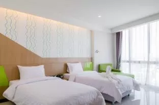 Standard Twin Room in 42C The Chic Hotel