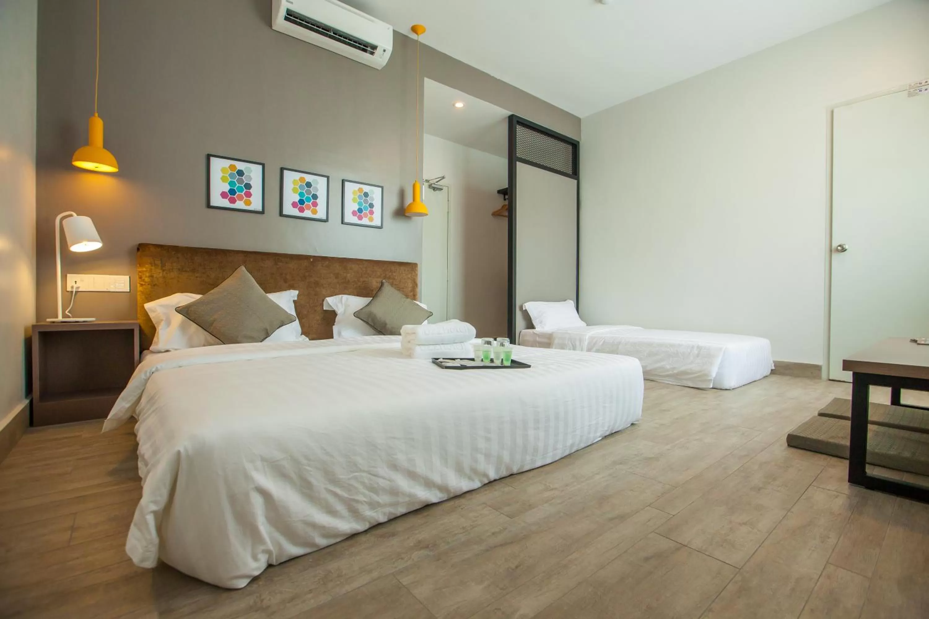 Family Triple in Bzz Hotel Skudai