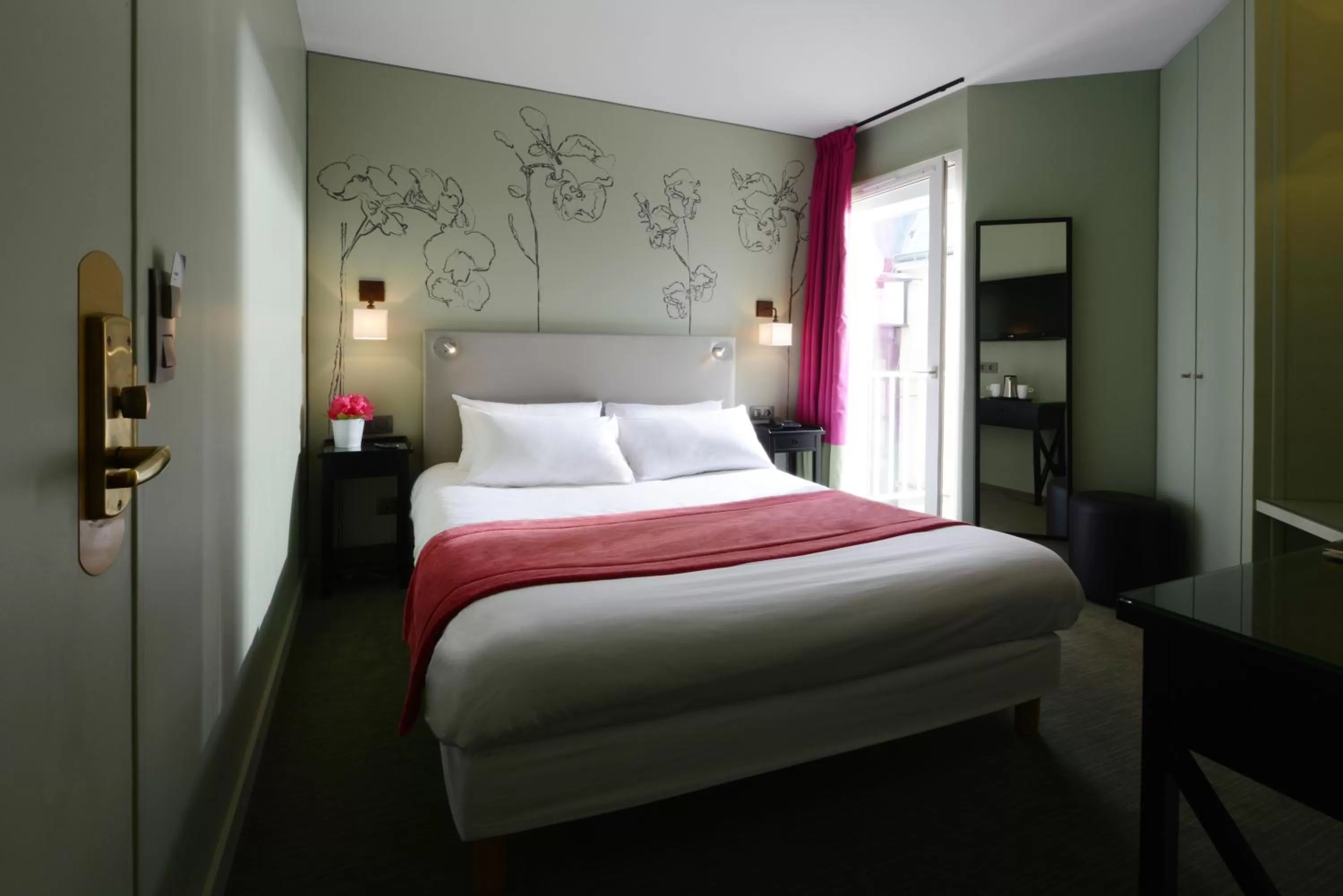 Superior Double Room in Hôtel Orchidée