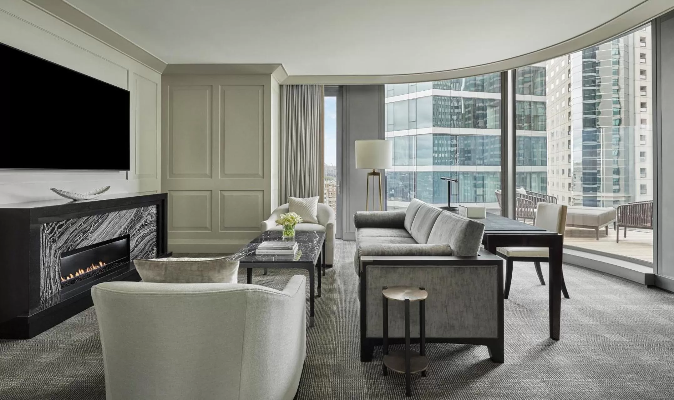 Cambridge King Suite in Four Seasons Hotel One Dalton Street, Boston