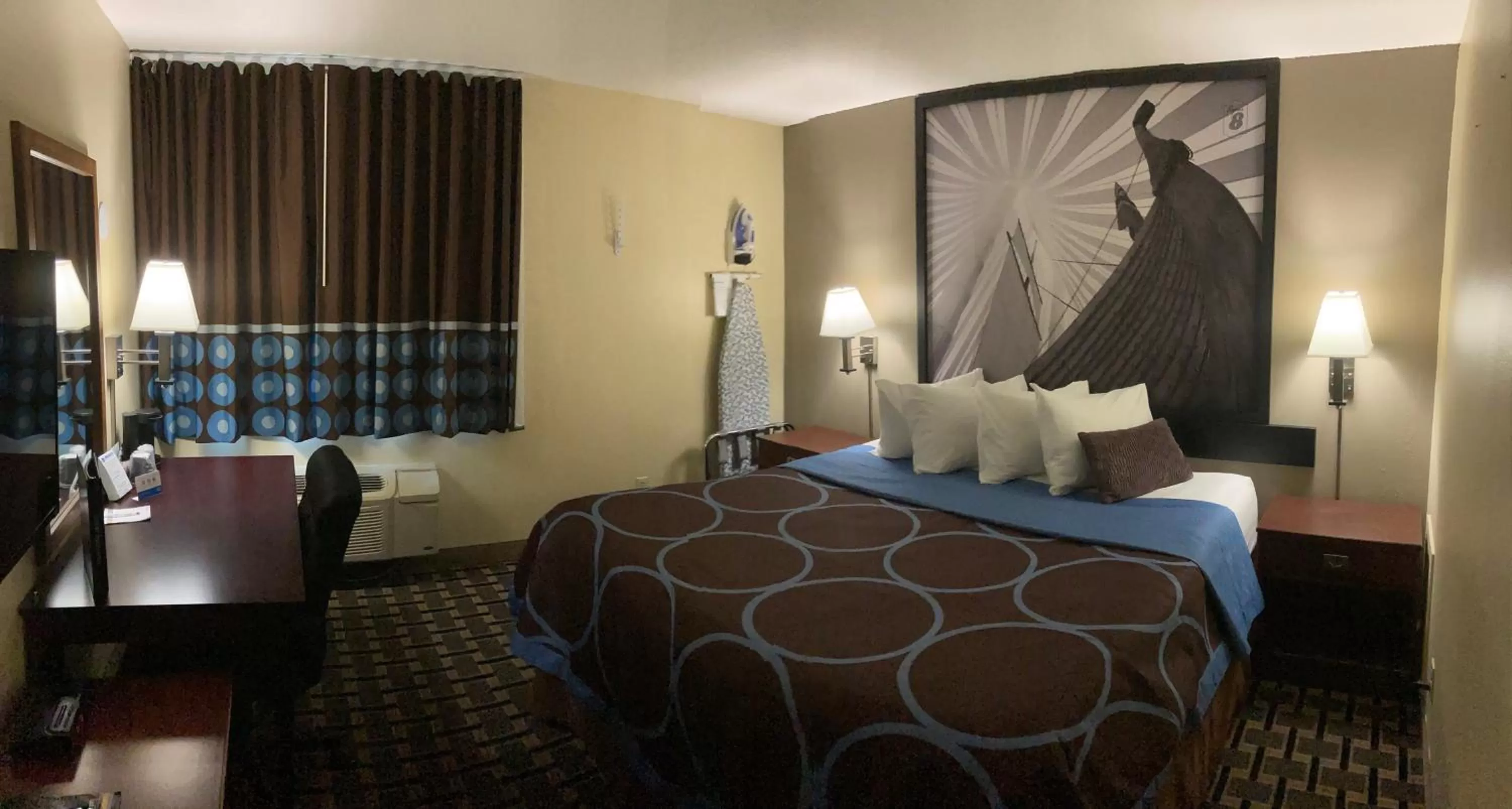King Room - Non-Smoking in Super 8 by Wyndham Chisago City