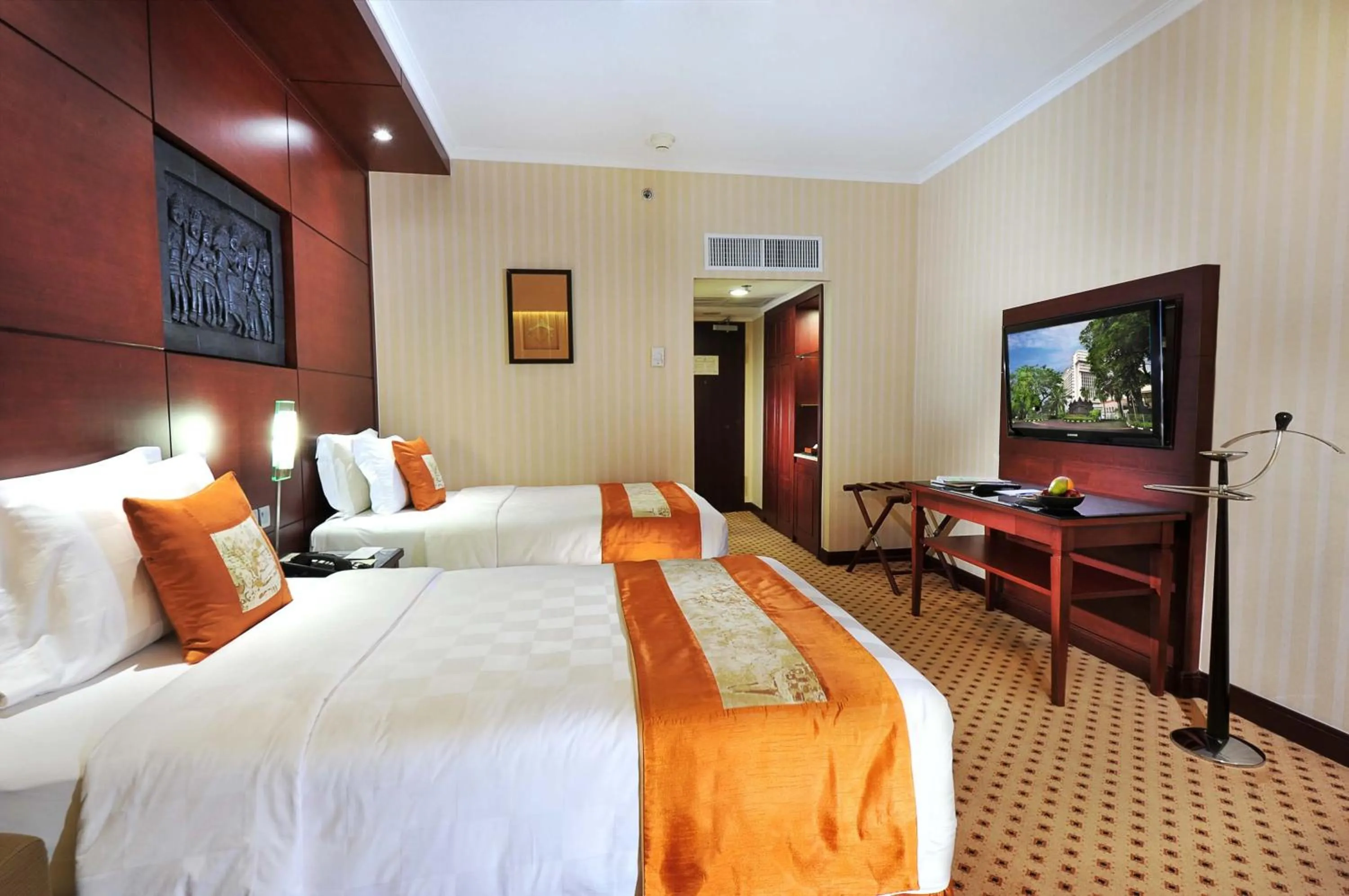 Superior Twin Room in Hotel Borobudur Jakarta