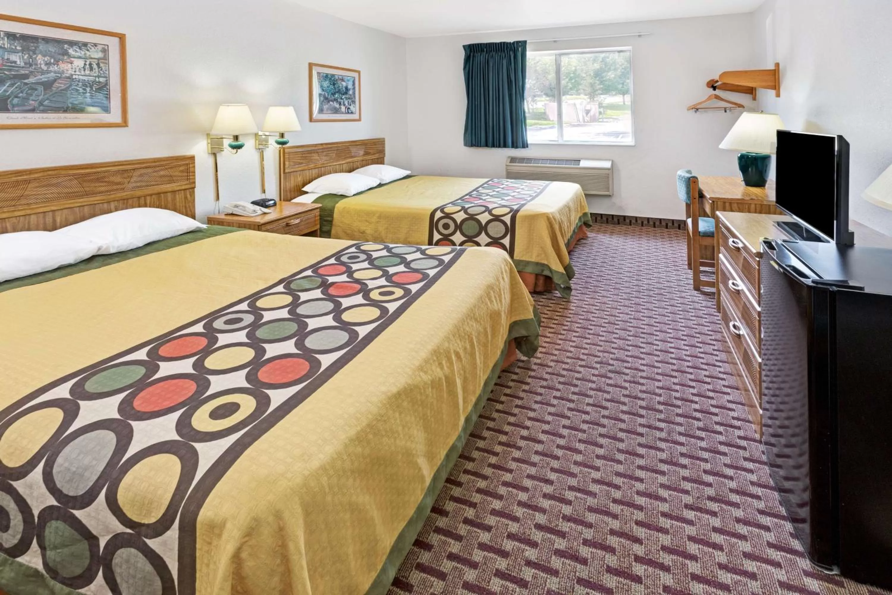 Queen Room with Two Queen Beds - Smoking in Super 8 by Wyndham Canonsburg/Pittsburgh Area