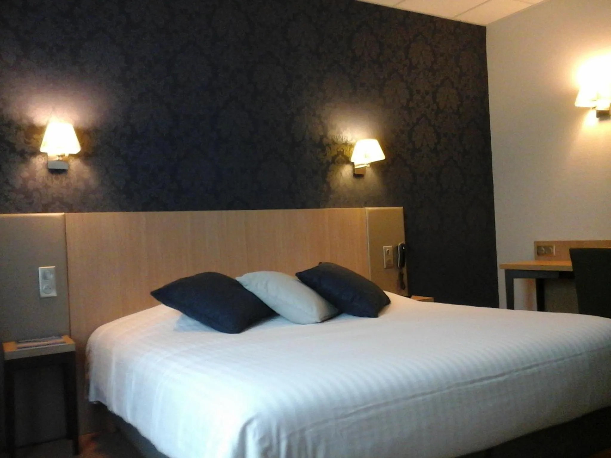 Superior Double Room in Hôtel Carmin