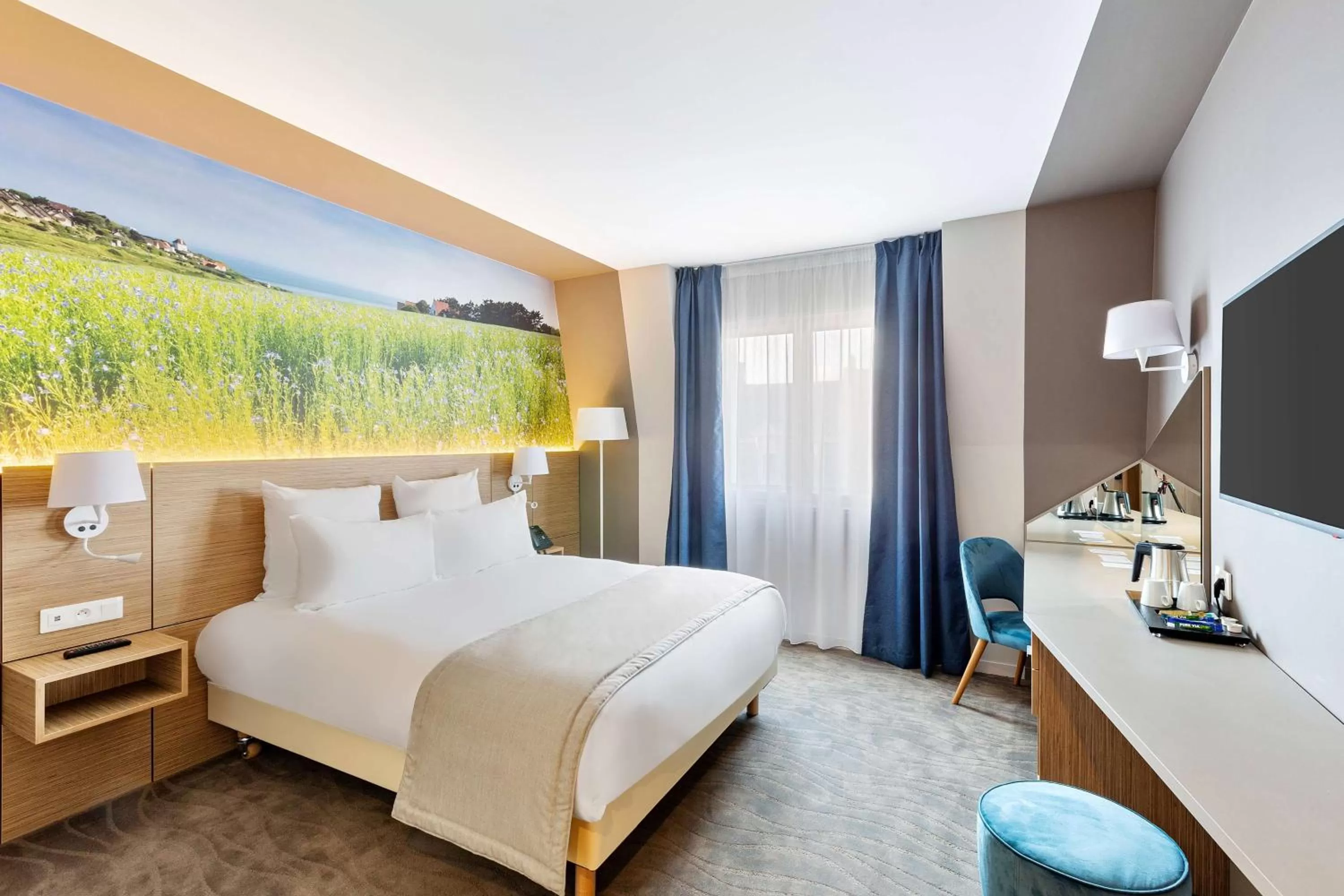 Standard Queen Room in Best Western Le Beffroi