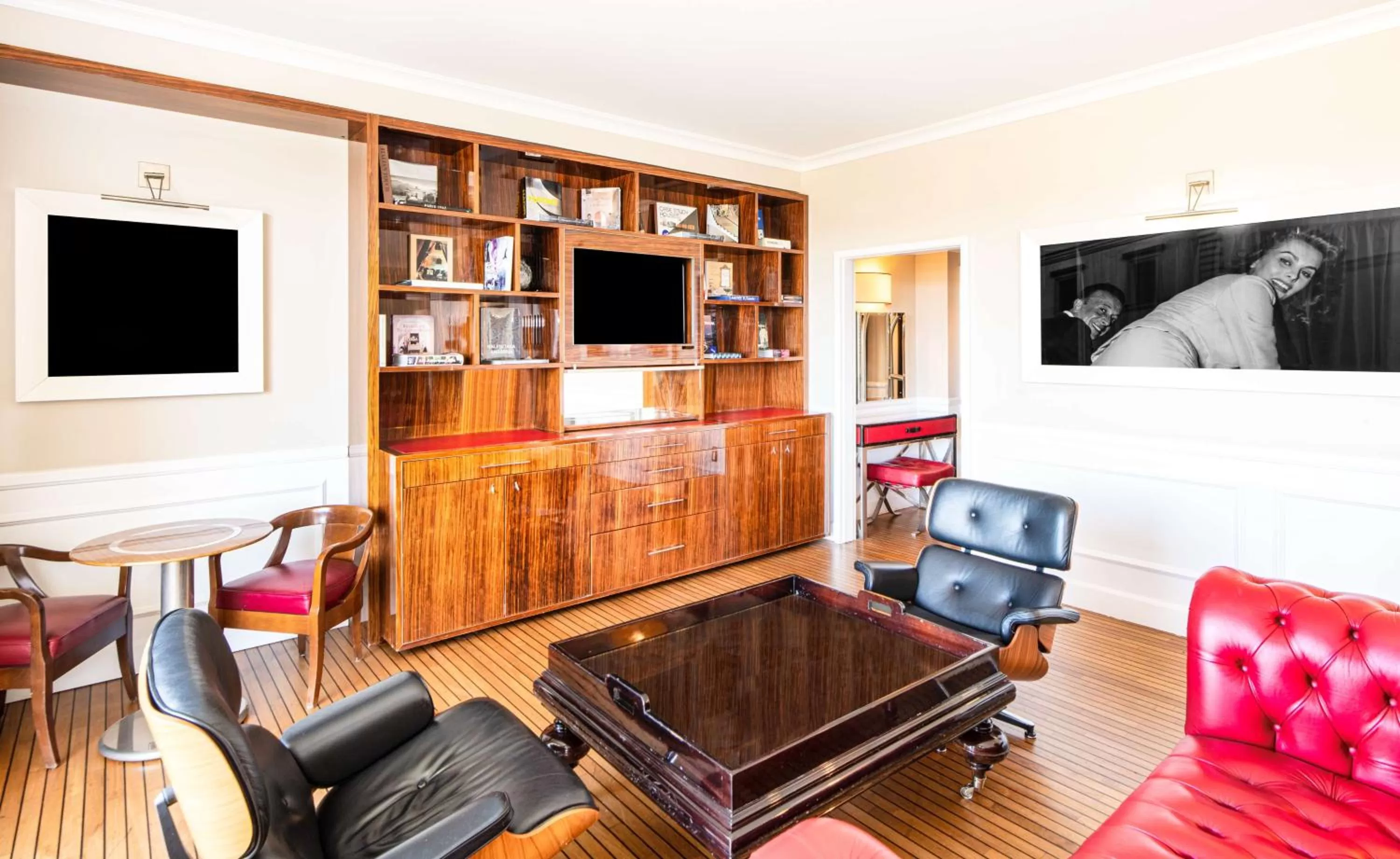 Sunset Boulevard Suite with View in Cameo Beverly Hills, LXR Hotels & Resorts