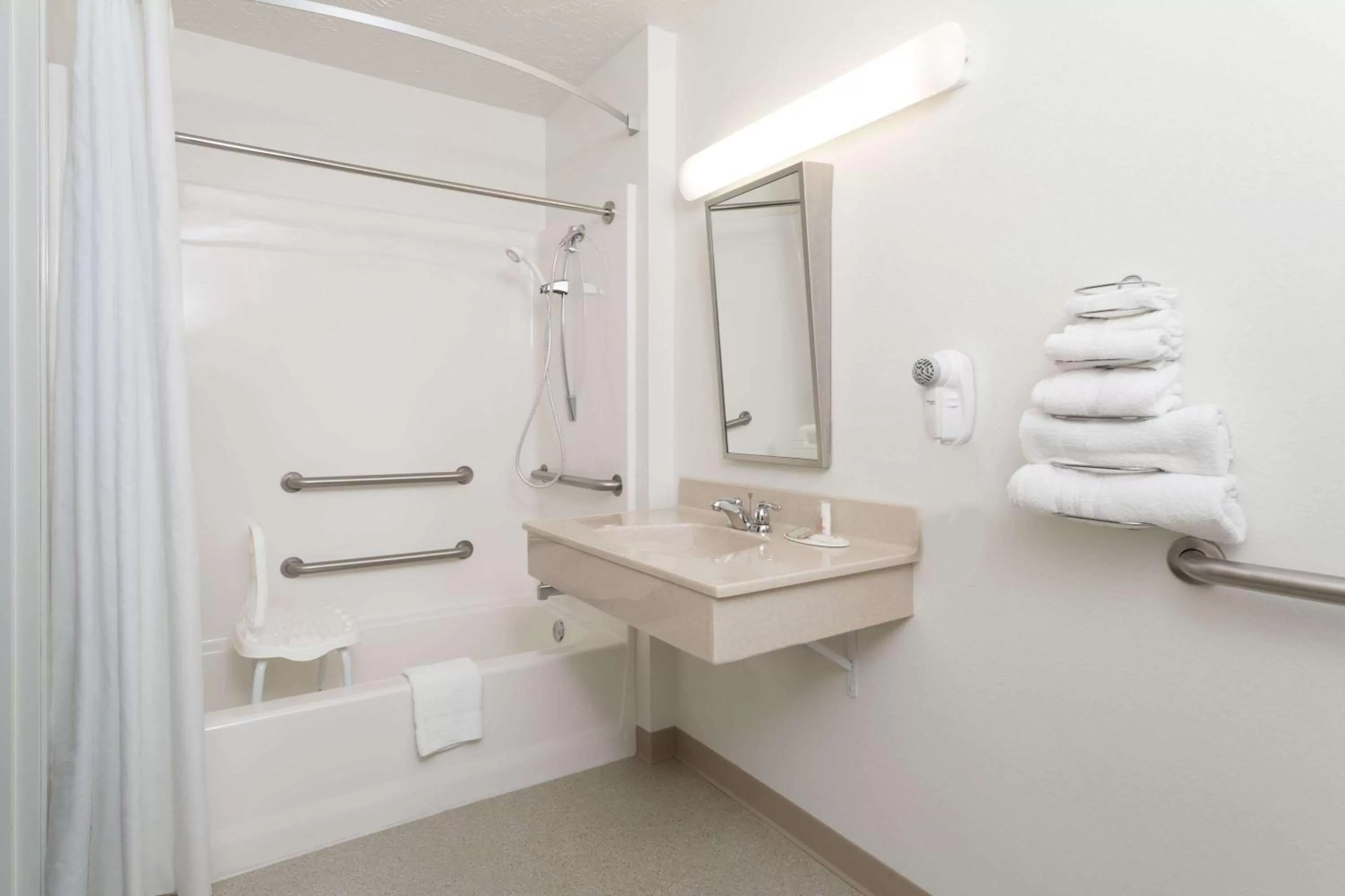 King Studio Suite - Non-Smoking in Super 8 by Wyndham Alma