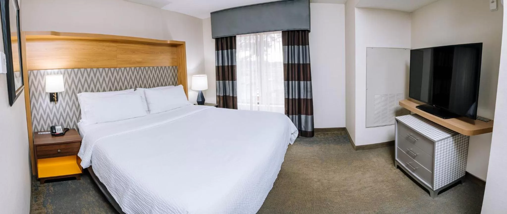 Standard King Room in Holiday Inn Hotel & Suites Stockbridge-Atlanta I-75 by IHG
