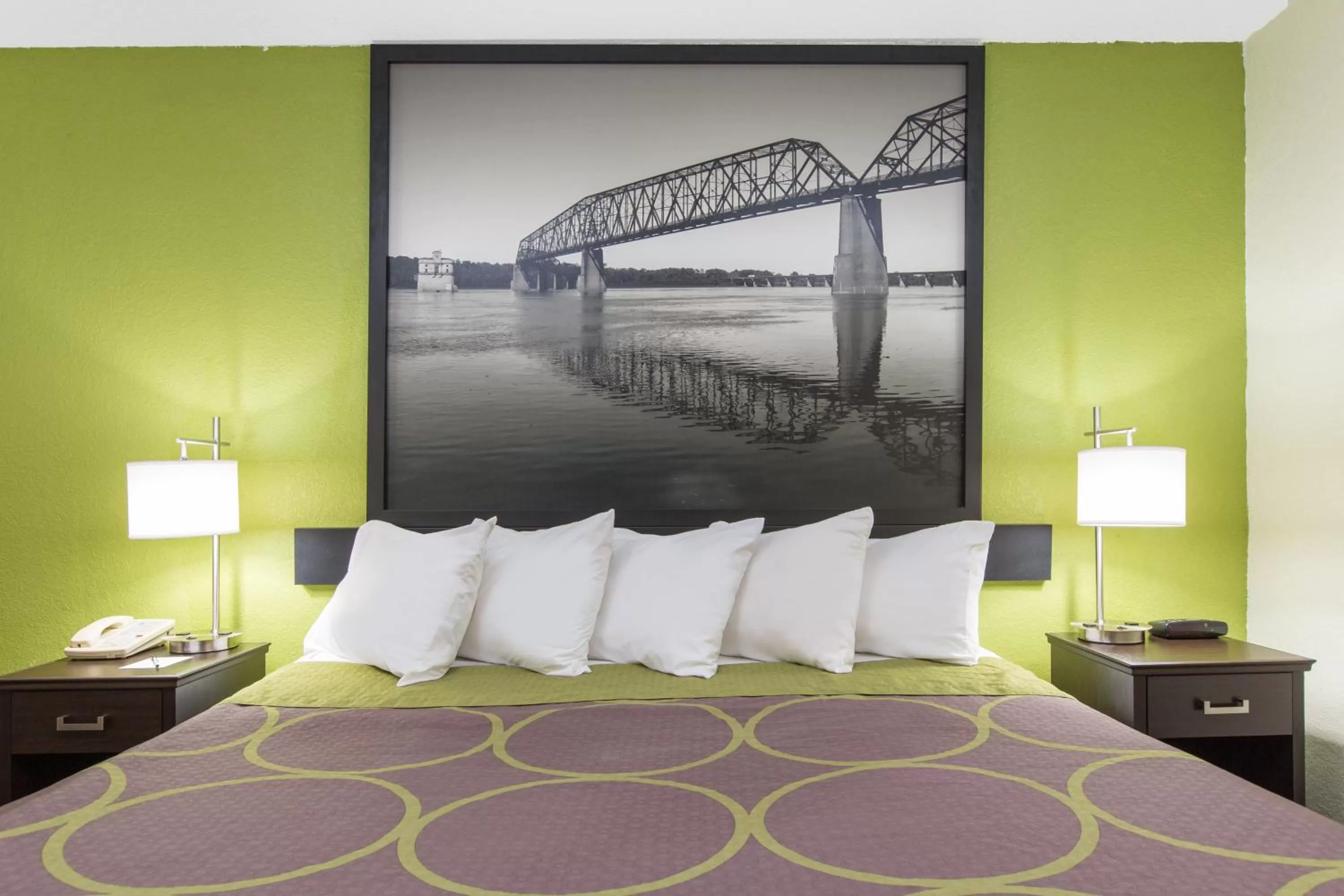 King Room - Non-Smoking in Super 8 by Wyndham Southaven