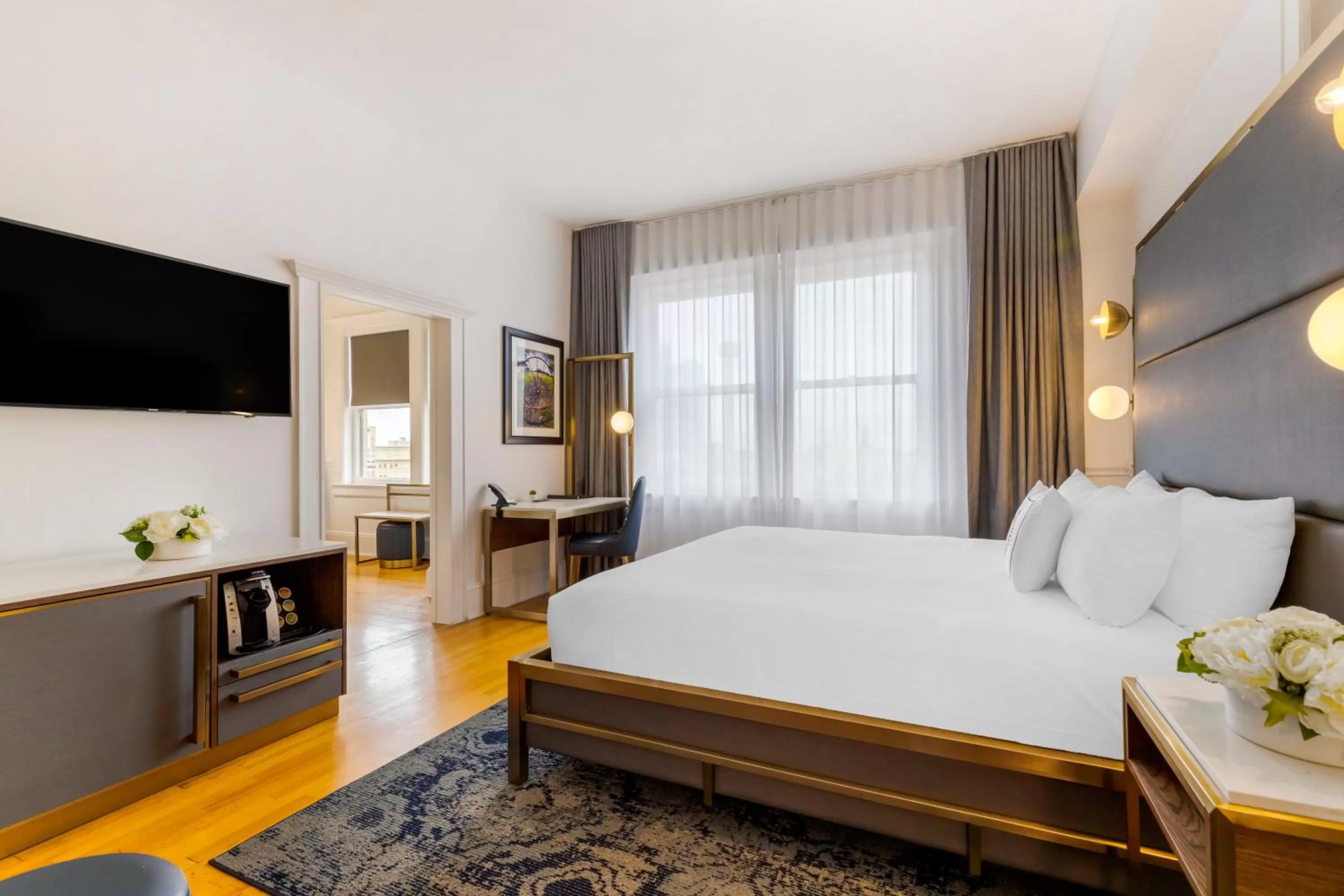 King Room with View of Alamo in Hotel Gibbs Downtown Riverwalk