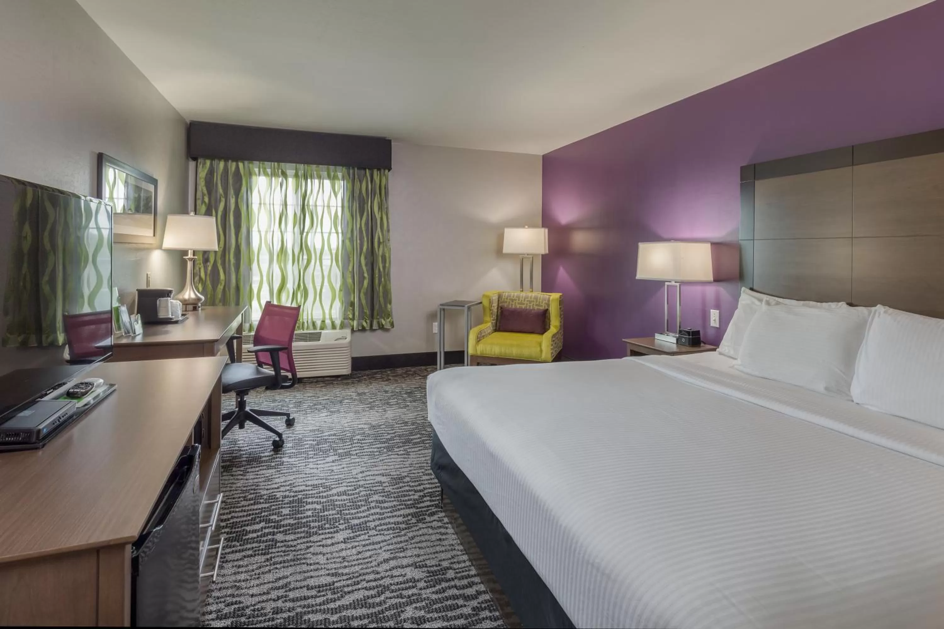 King Room in La Quinta by Wyndham Visalia/Sequoia Gateway