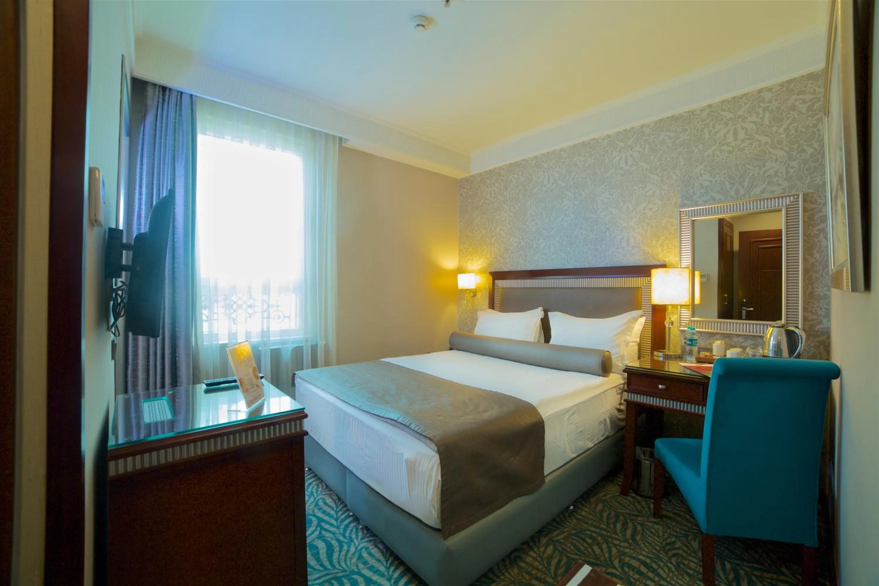 Standard Double or Twin Room in Emporium Hotel
