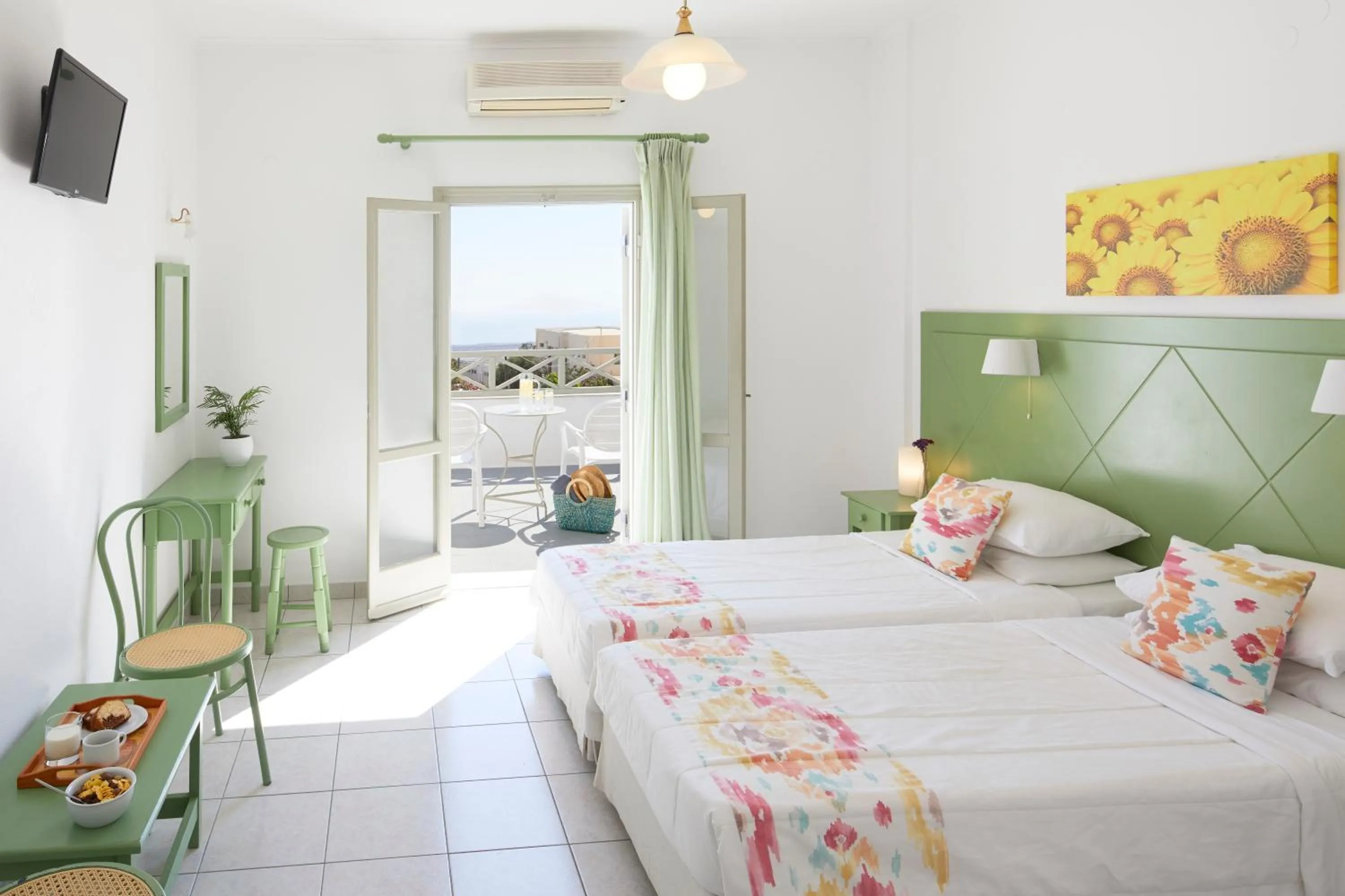 Double or Twin Room in Nissos Thira