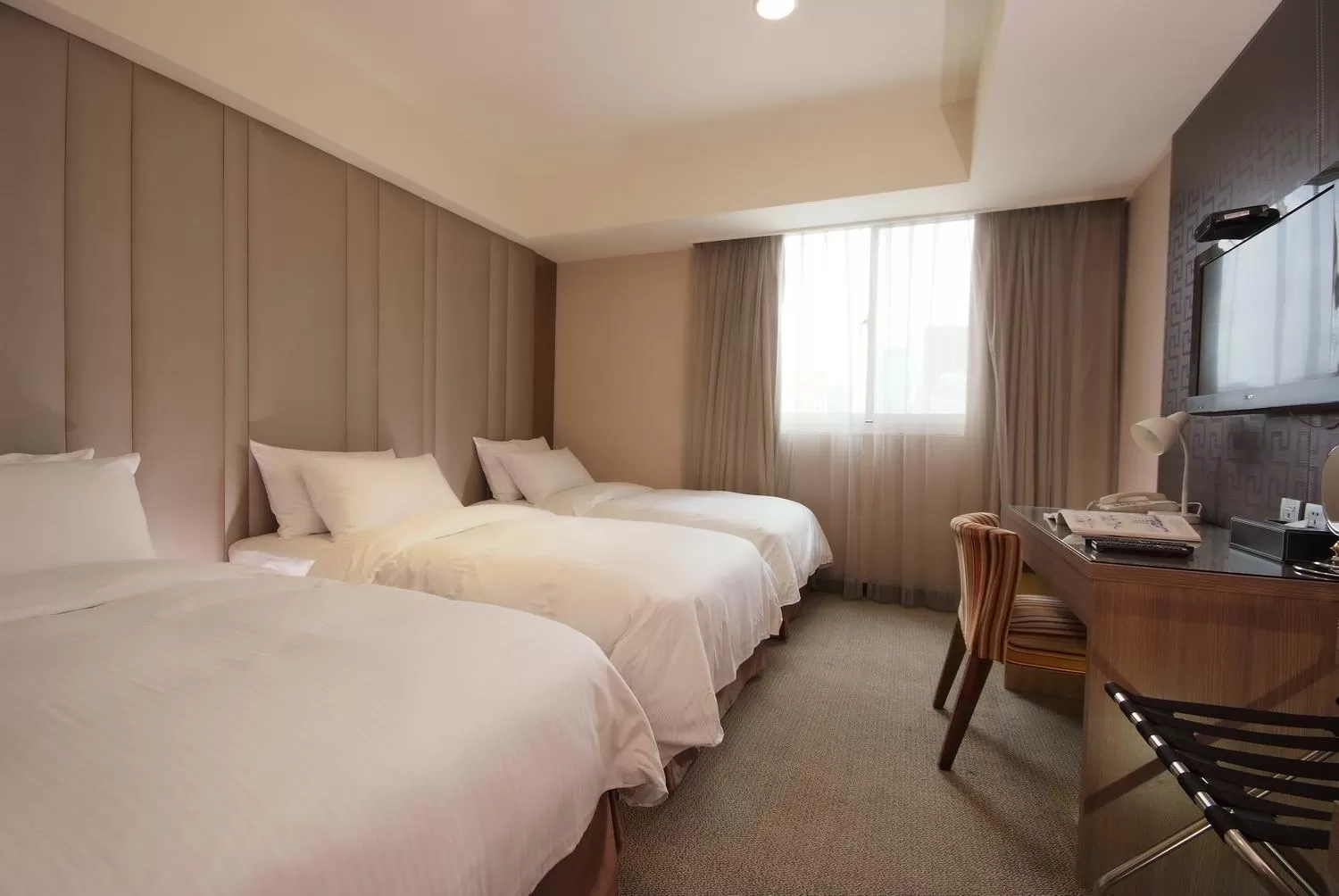 Triple Room with Bath in The Metro Hotel Taichung