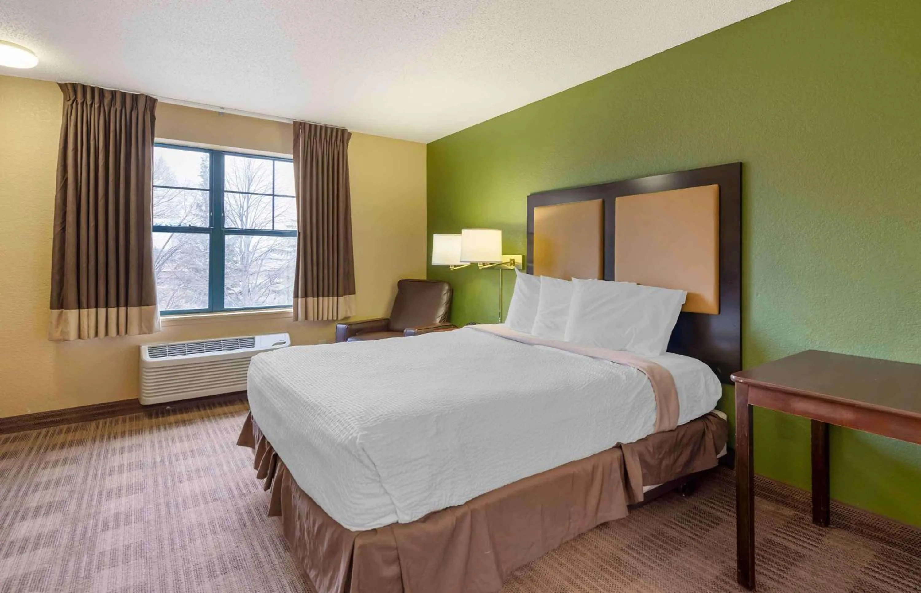 Queen Studio - Non-Smoking in Extended Stay America Suites - Minneapolis - Airport - Eagan - South