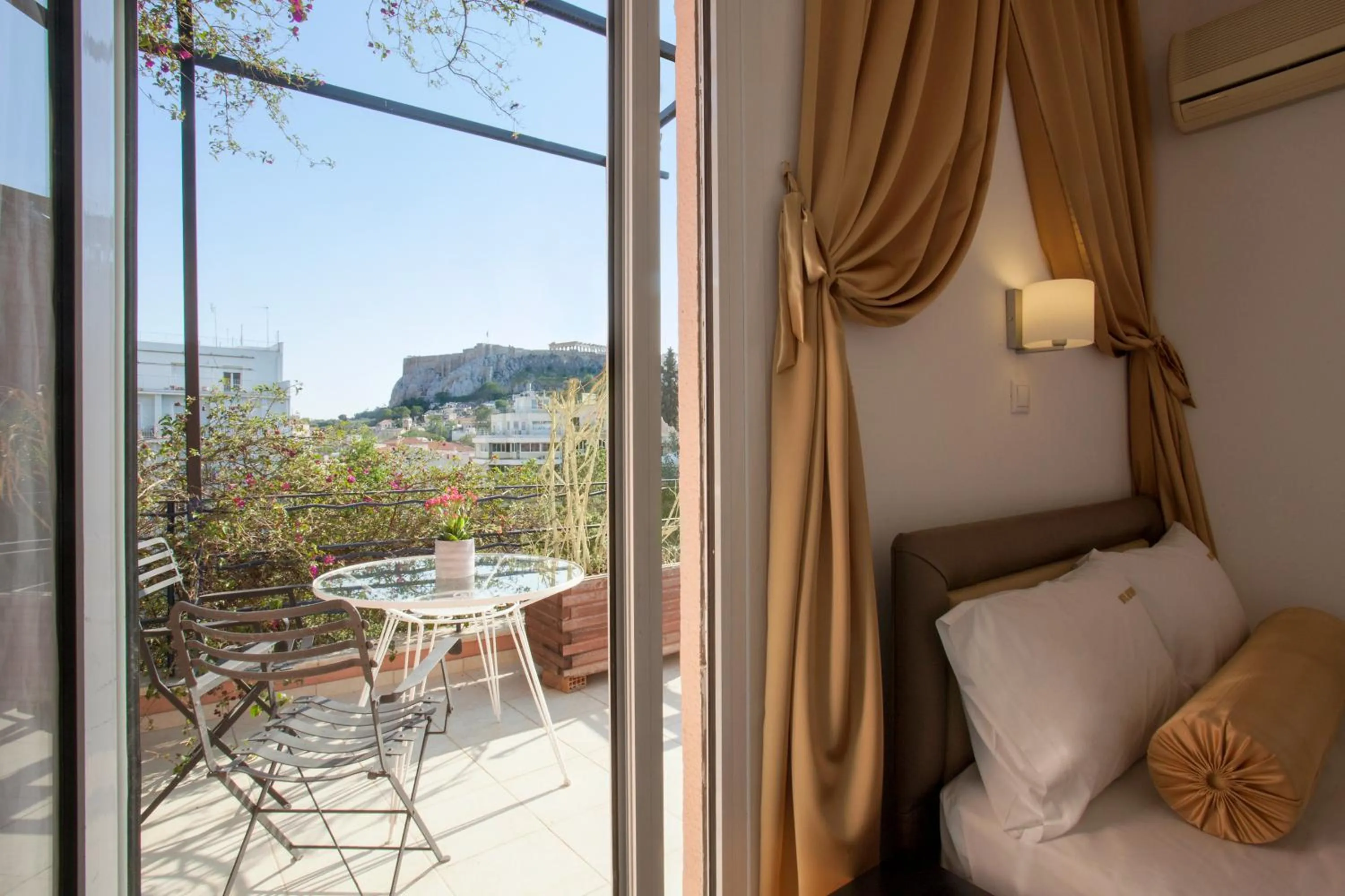 Family Room with Acropolis View in Metropolis Hotel