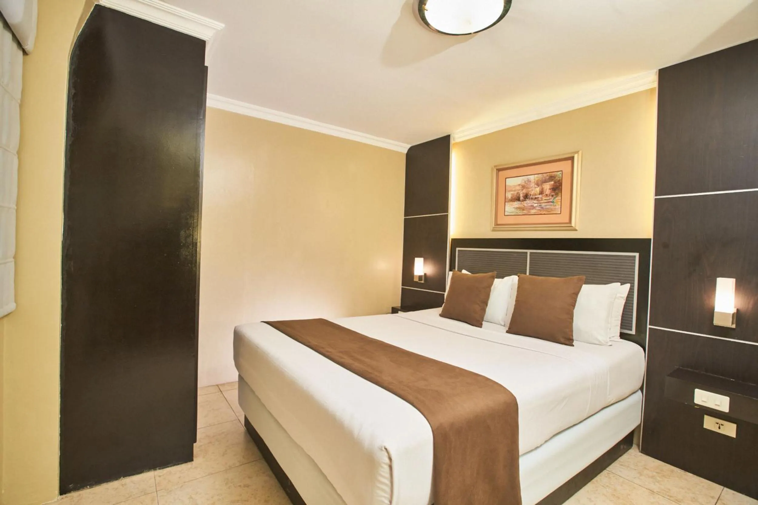 Penthouse Apartment in Orchid Garden Suites