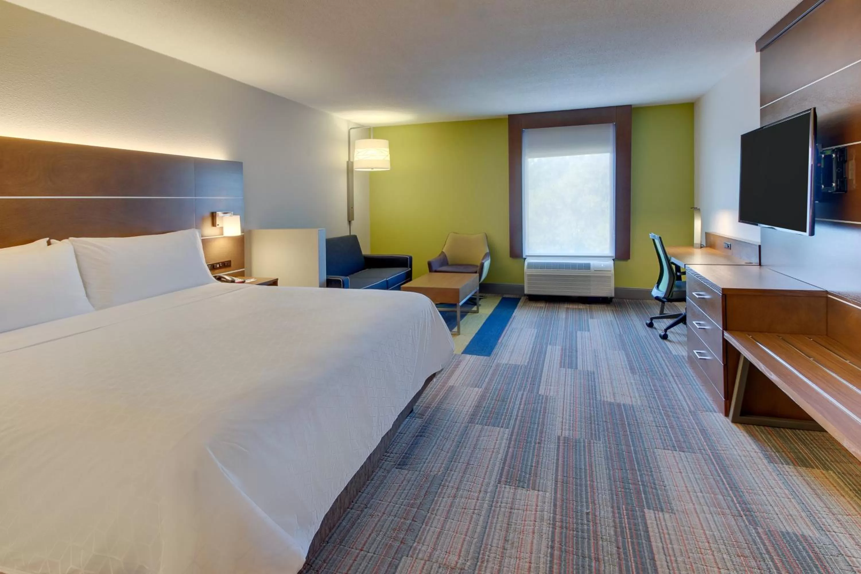 King Suite with Sofa Bed in Holiday Inn Express & Suites Atlanta Perimeter Mall Hotel by IHG