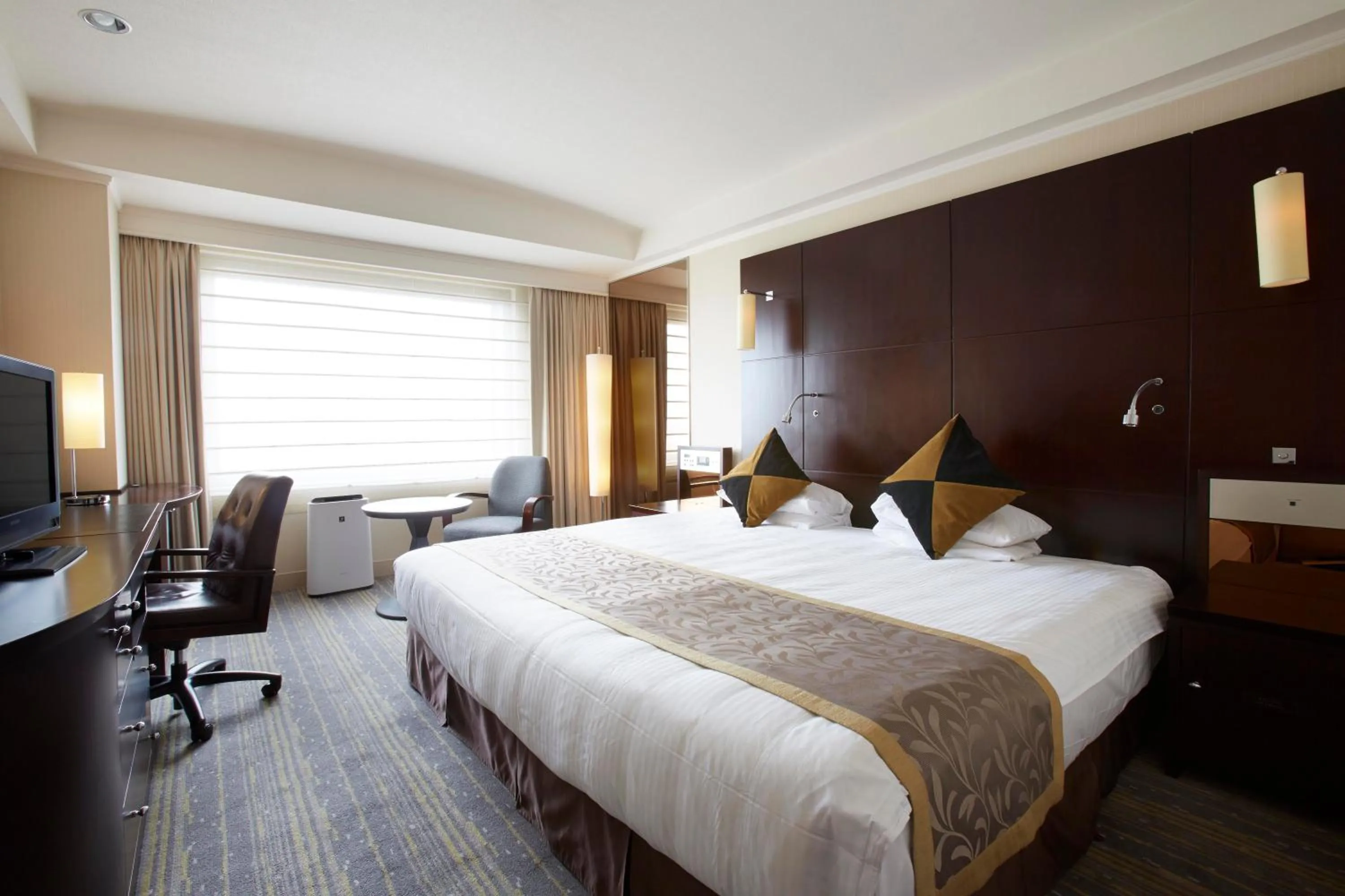 Standard Double Room with Complimentary Breakfast - single occupancy - Executive Floor in Royal Park Hotel