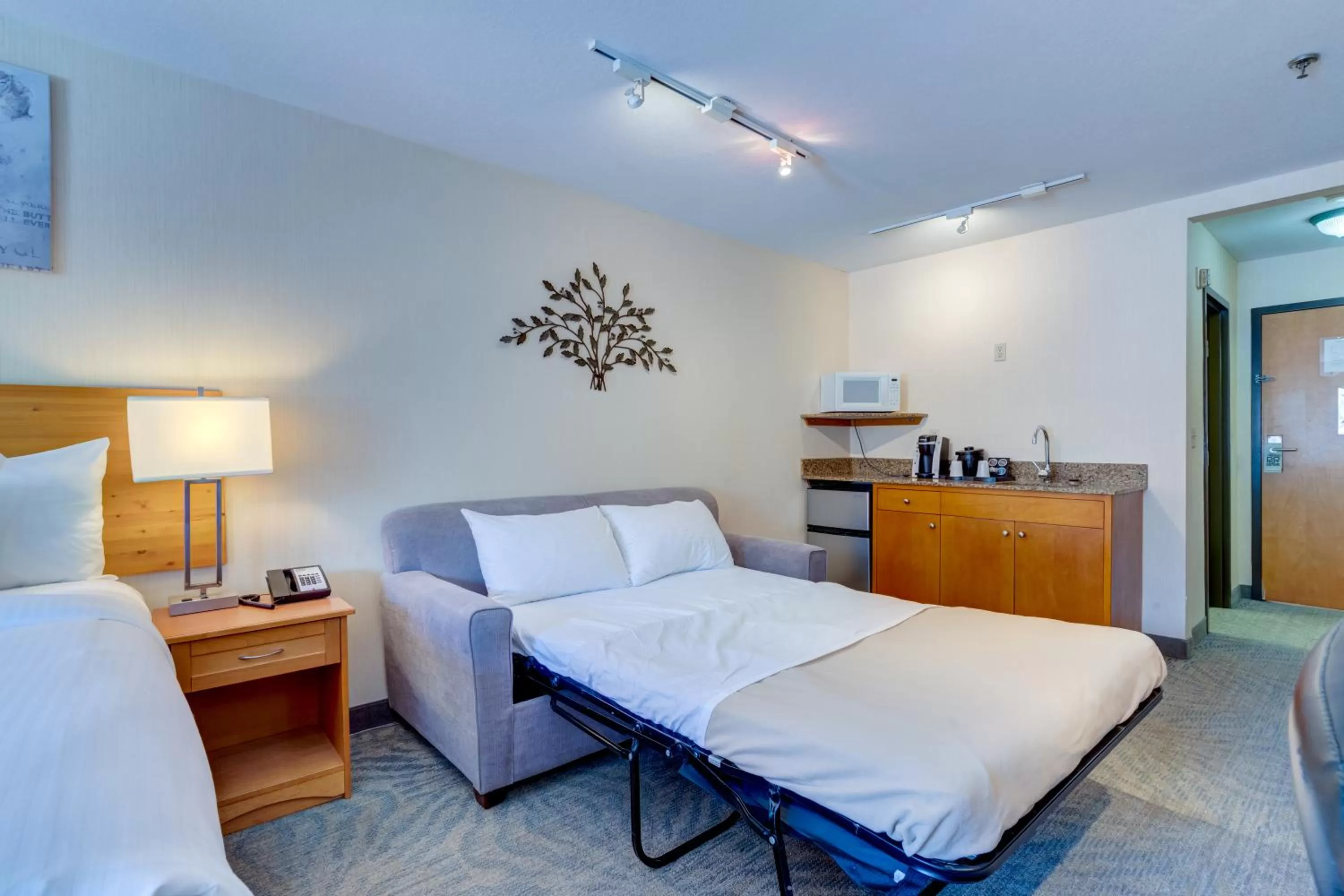 Standard King Room in Chateau Canmore