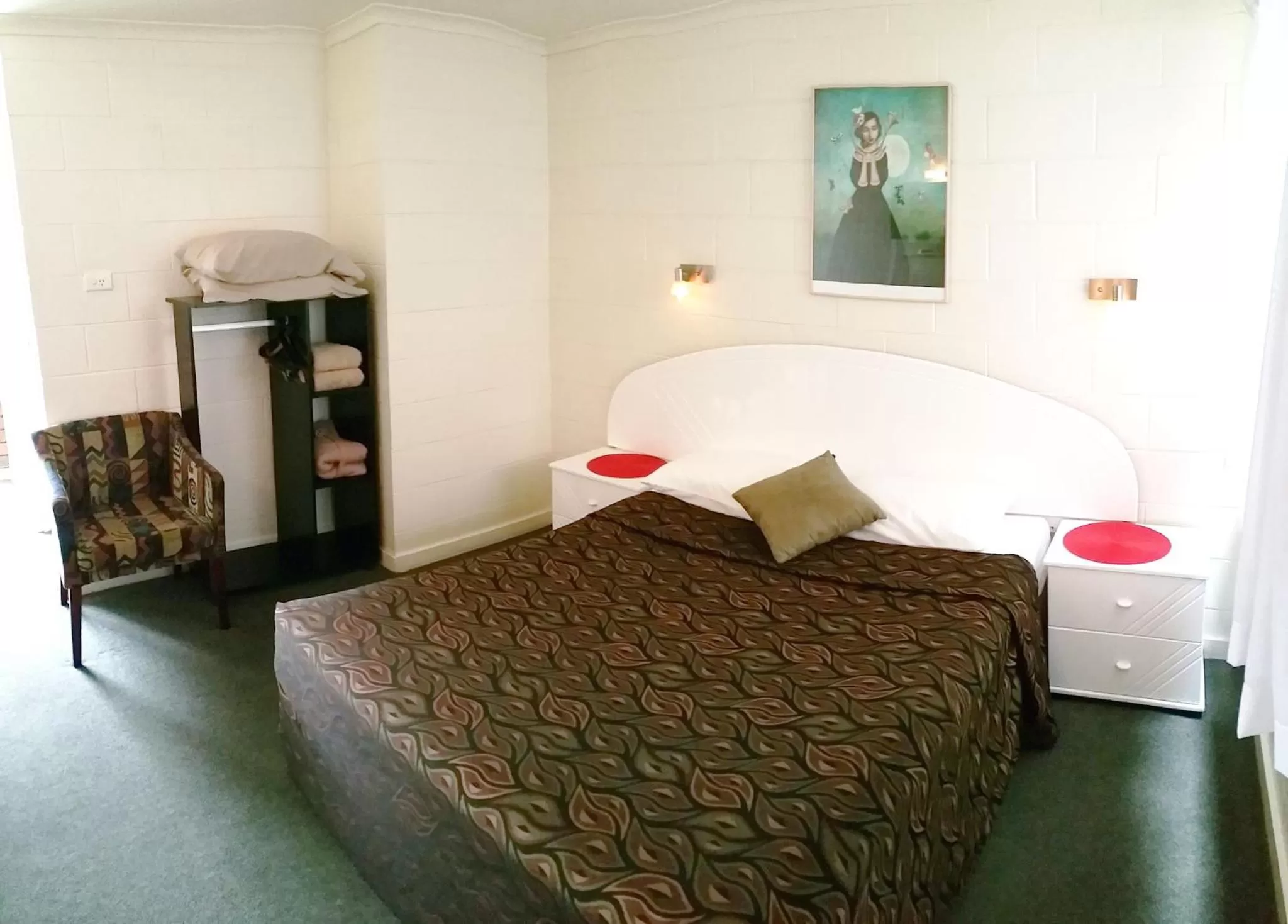Queen Room - single occupancy in A&A Lodge Motel
