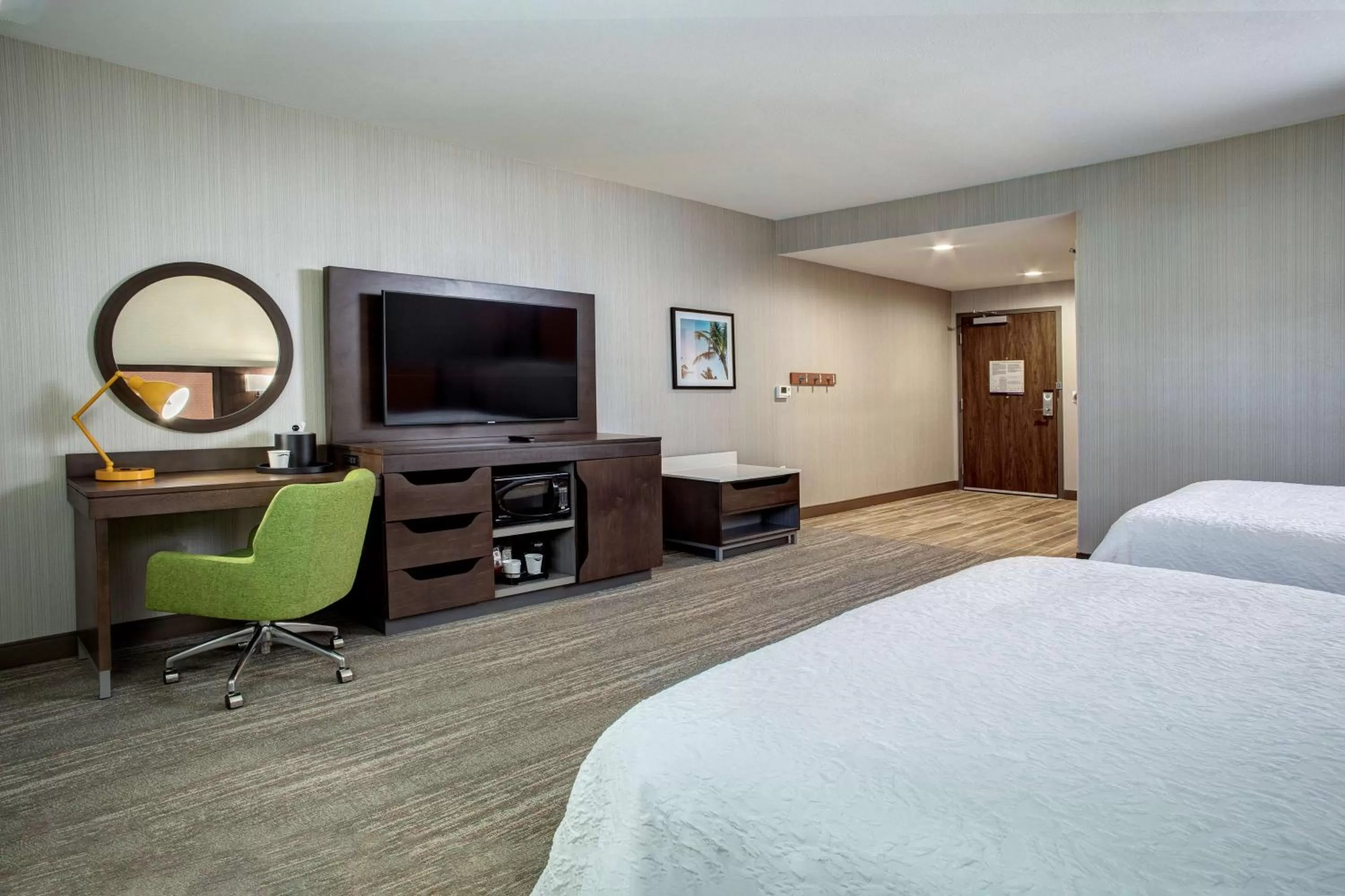 Queen Room with Bath Tub - Mobility Access/Non-Smoking in Hampton Inn & Suites Indio, Ca