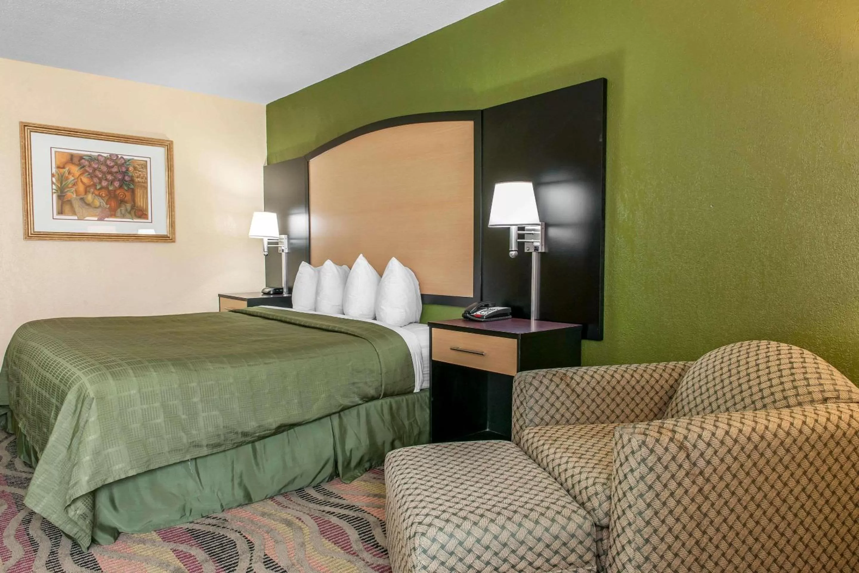 King Room - Non-Smoking in Quality Inn Conference Center Logansport