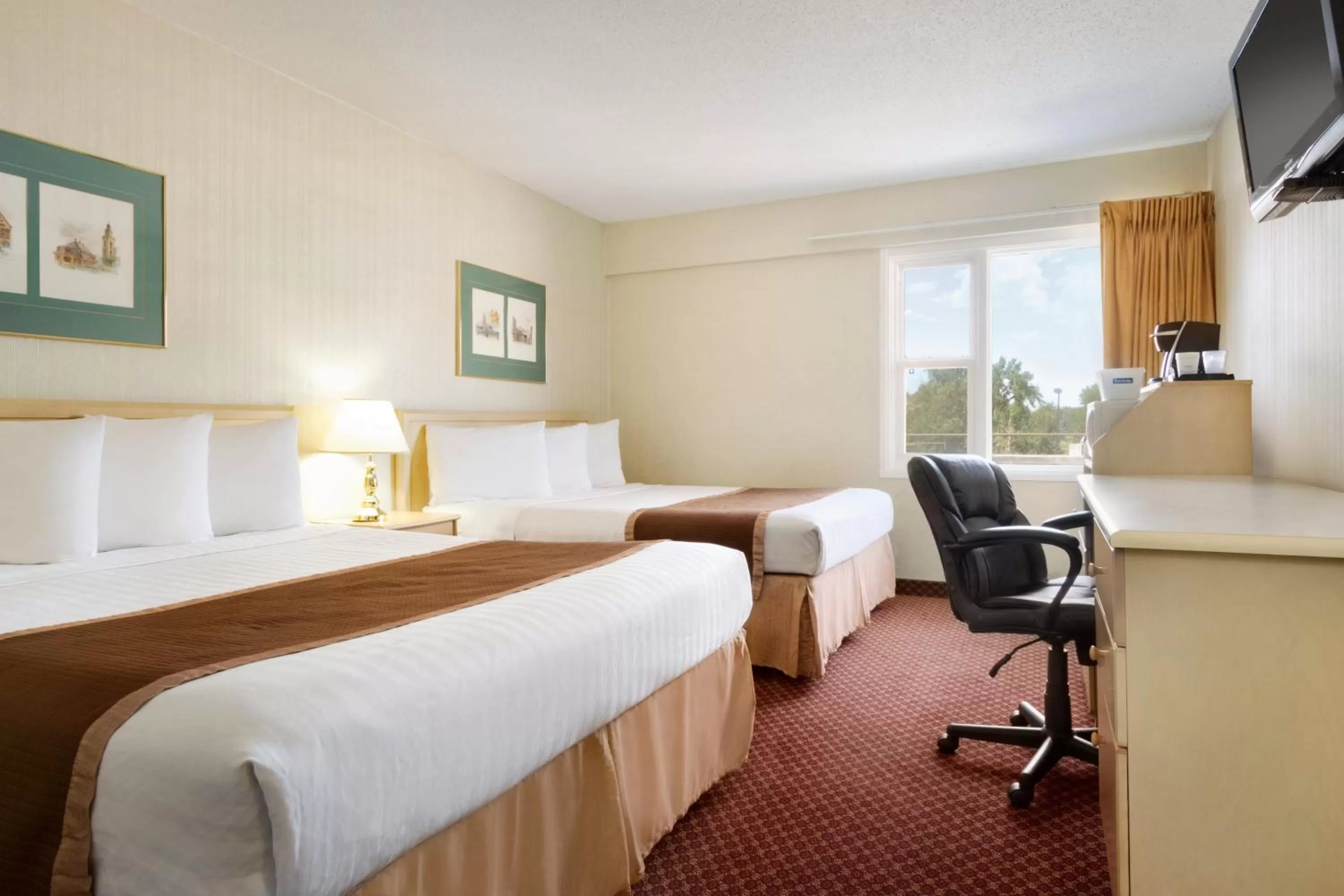 Queen Room with Two Queen Beds - Non-Smoking in Travelodge by Wyndham Lethbridge