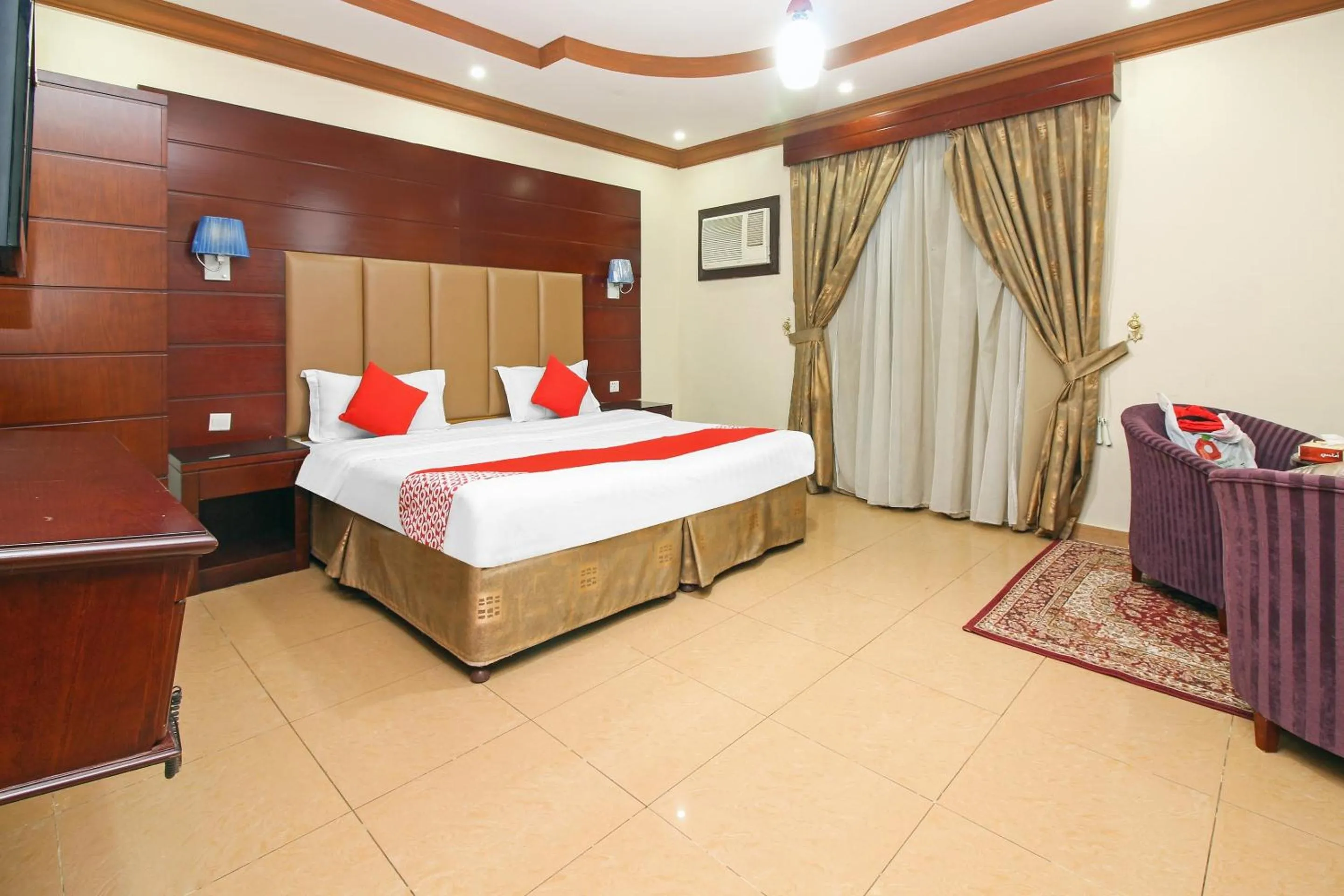 Standard Room King in OYO 589 Lavina House