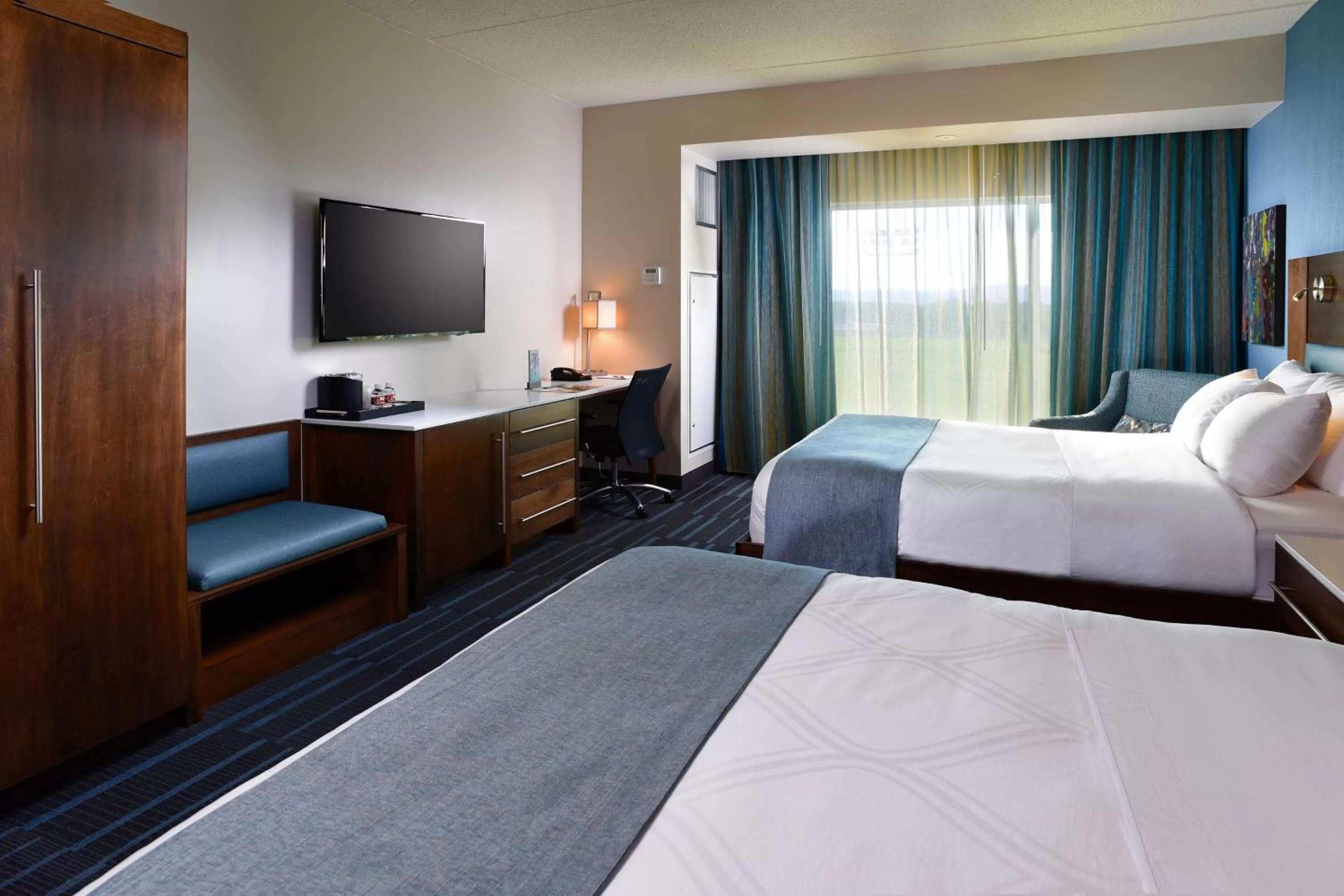  Deluxe Queen Room with Mountain View in Tioga Downs Casino and Resort