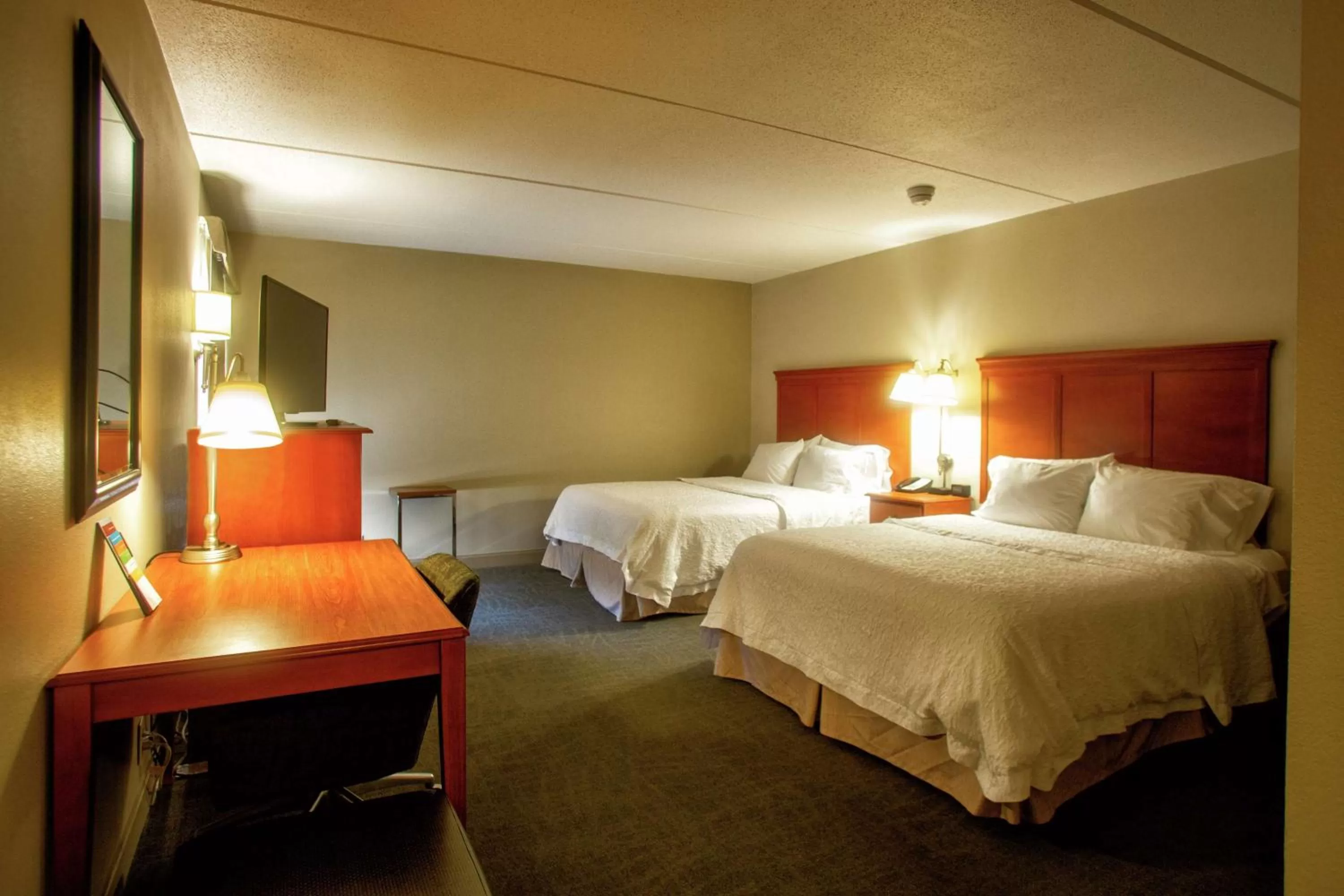 Queen Room with Two Queen Beds - Hearing Access/Non-Smoking in Hampton Inn Wheeling