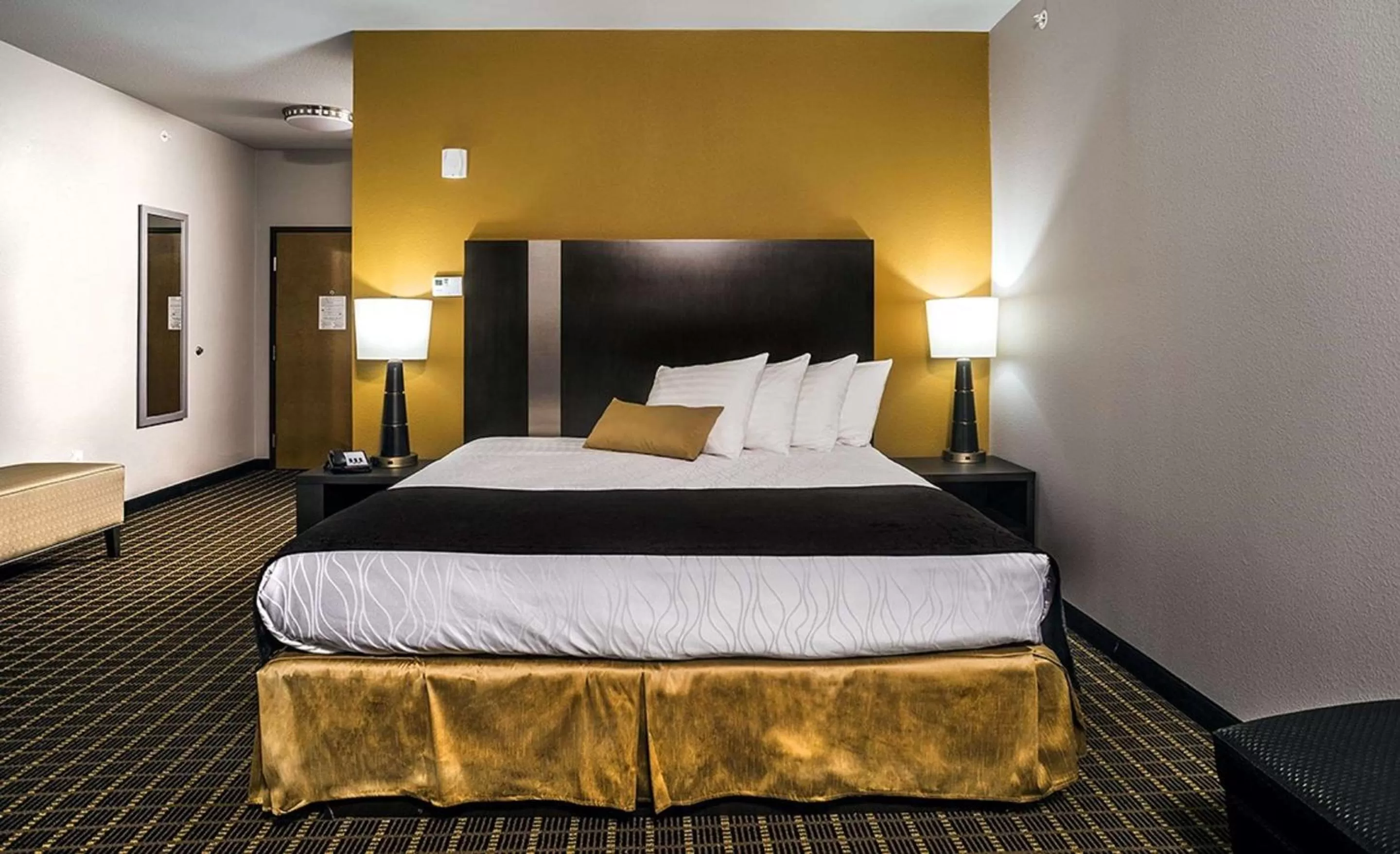 King Rom with Kitchenette in Best Western Plus Lampasas Inn & Suites