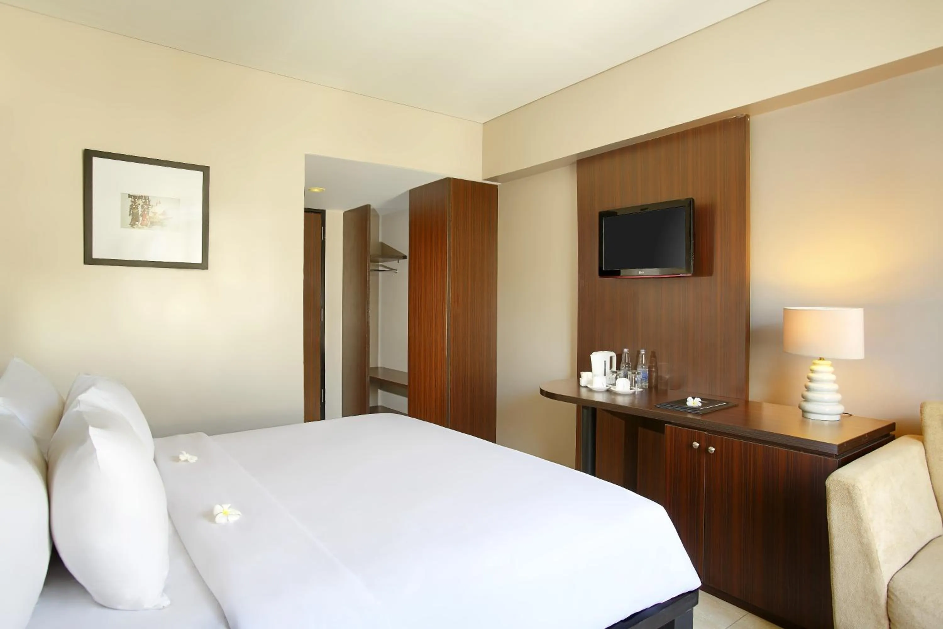 Superior King Room in Hotel Santika Kuta