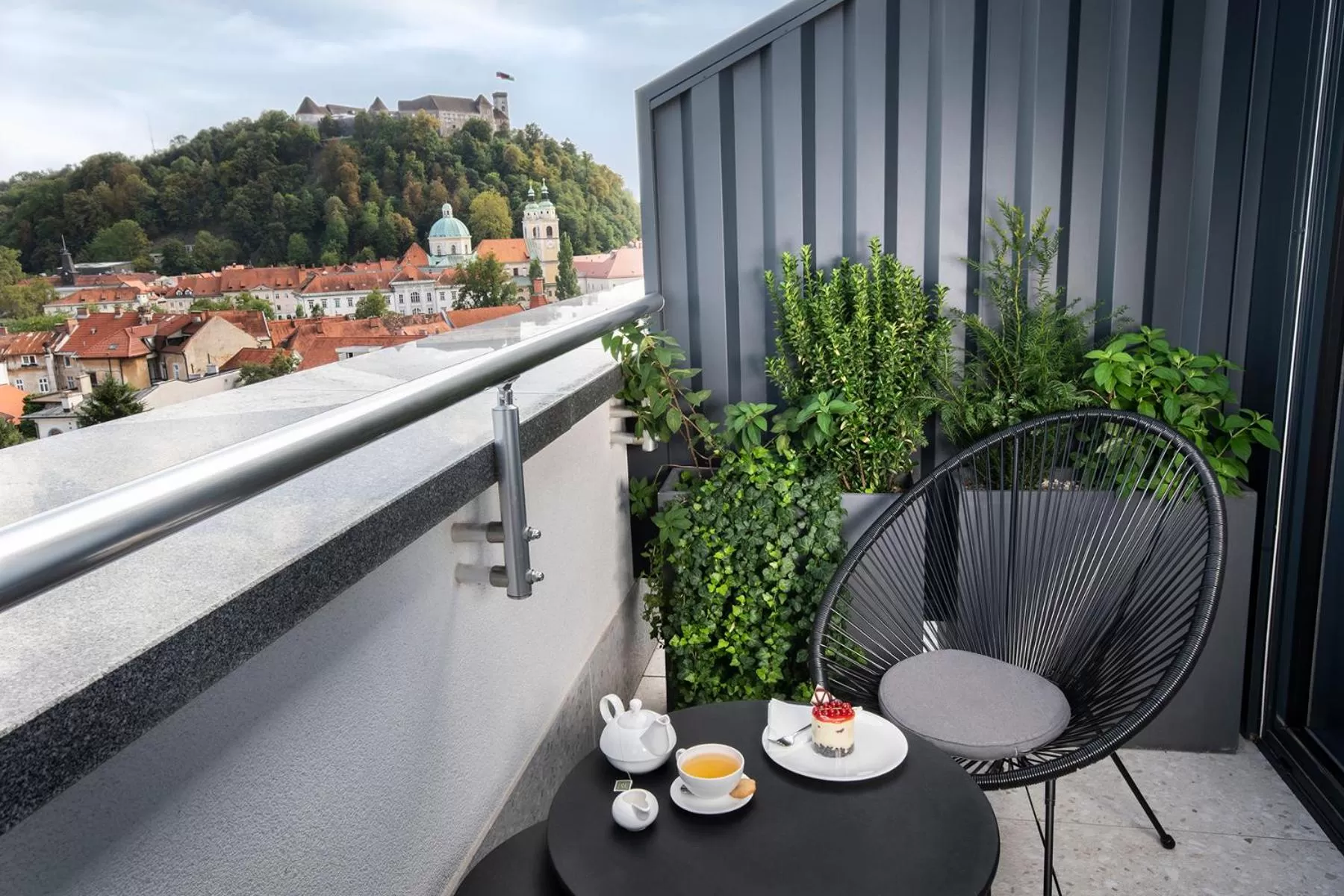 Deluxe Double Room with Terrace and Castle View in City Hotel Ljubljana