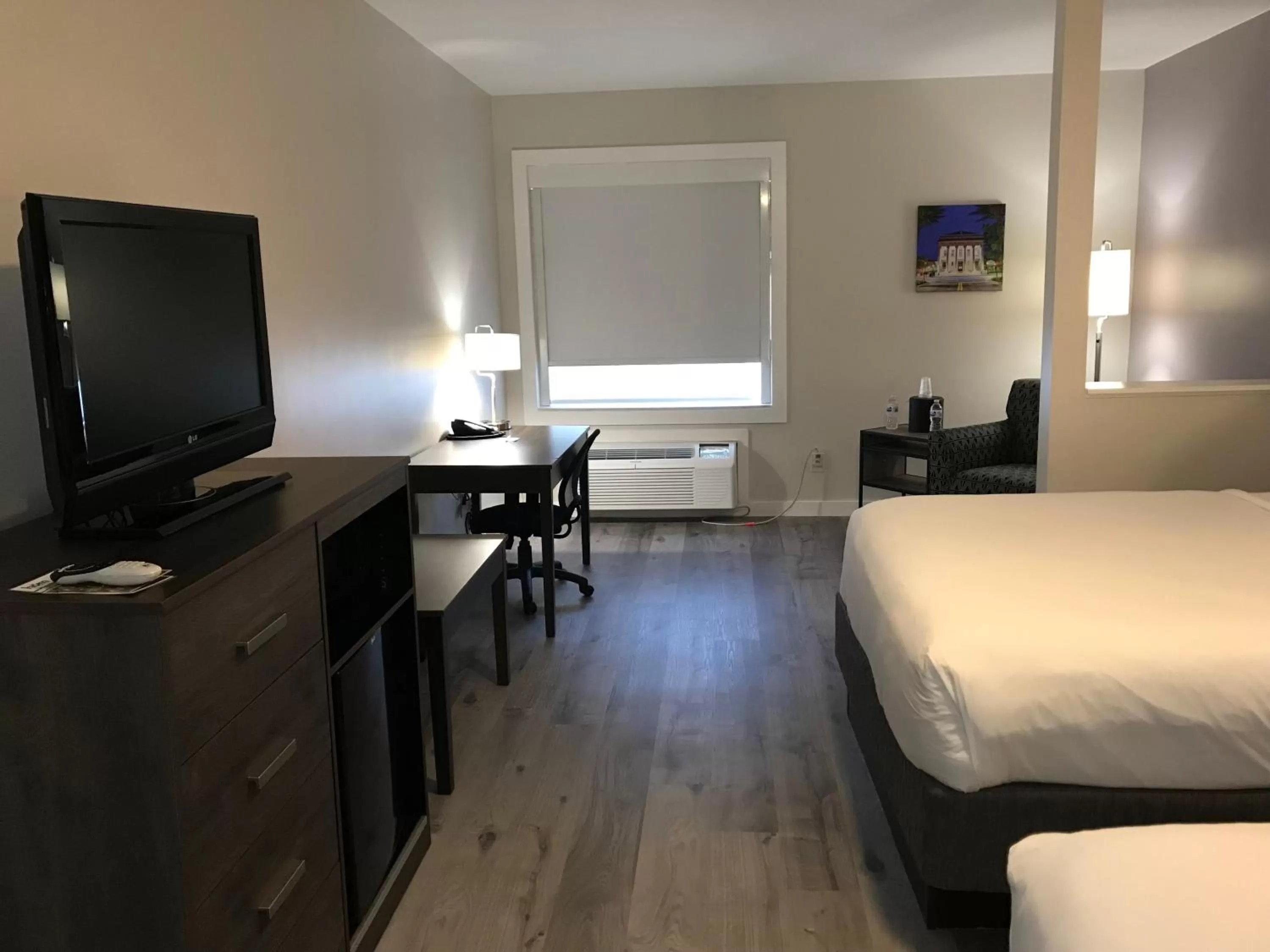 King Room - Non-Smoking in HoM, A Trademark Collection Hotel