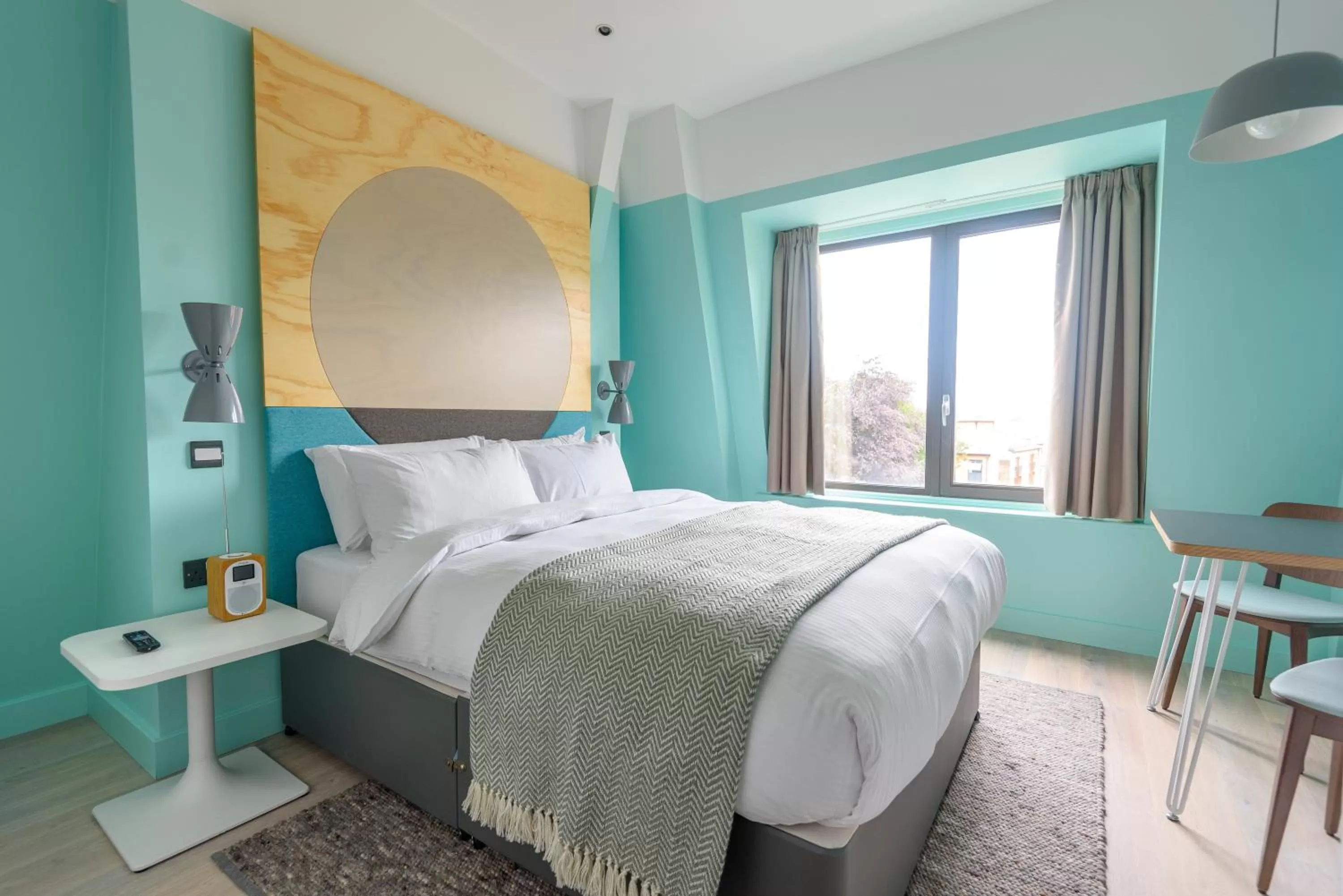 Study in room2 Southampton Hometel