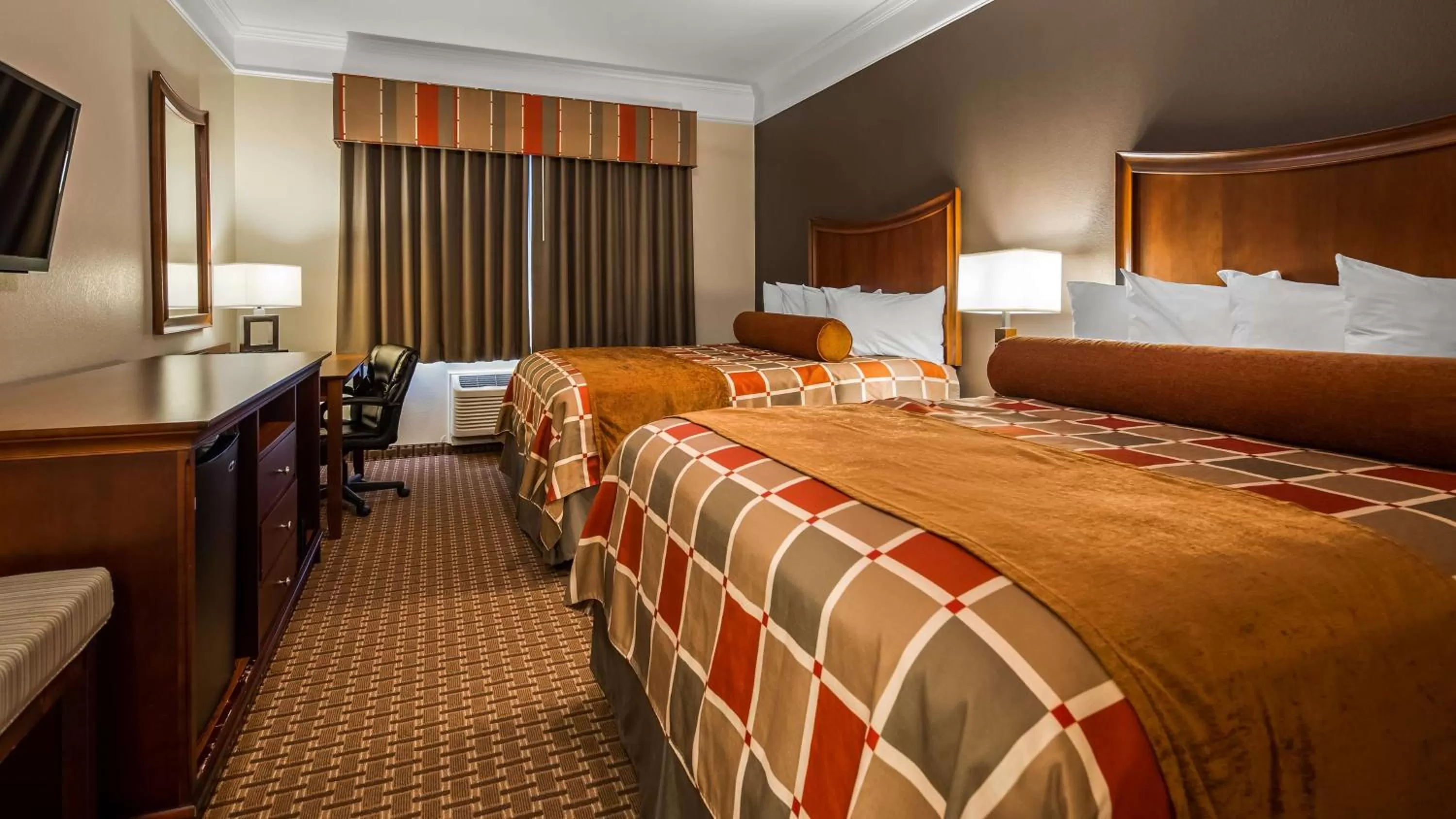 Queen Room with Two Queen Beds - Non-Smoking in Best Western Plus Easton Inn & Suites