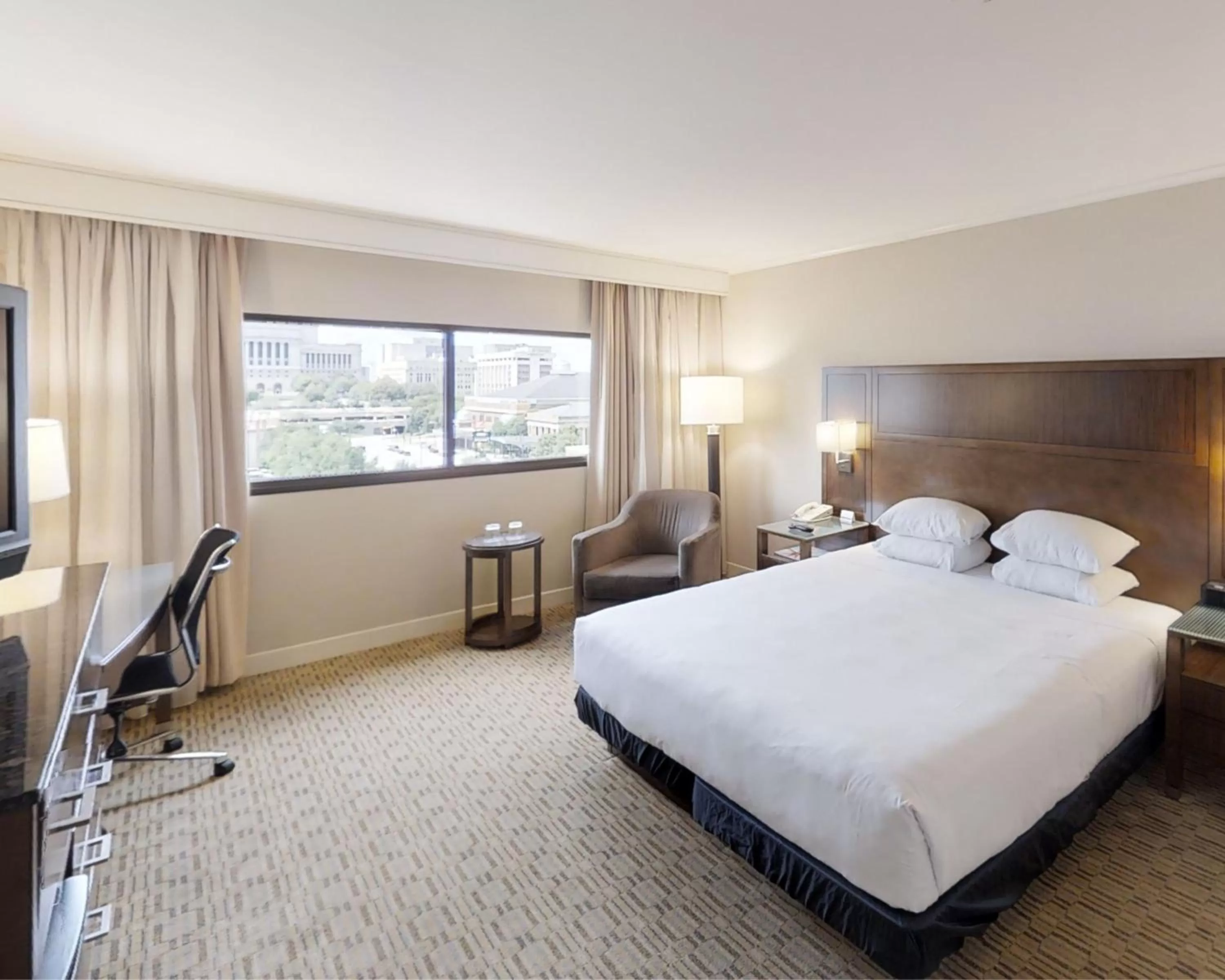 King Room with City View in Hyatt Regency Milwaukee