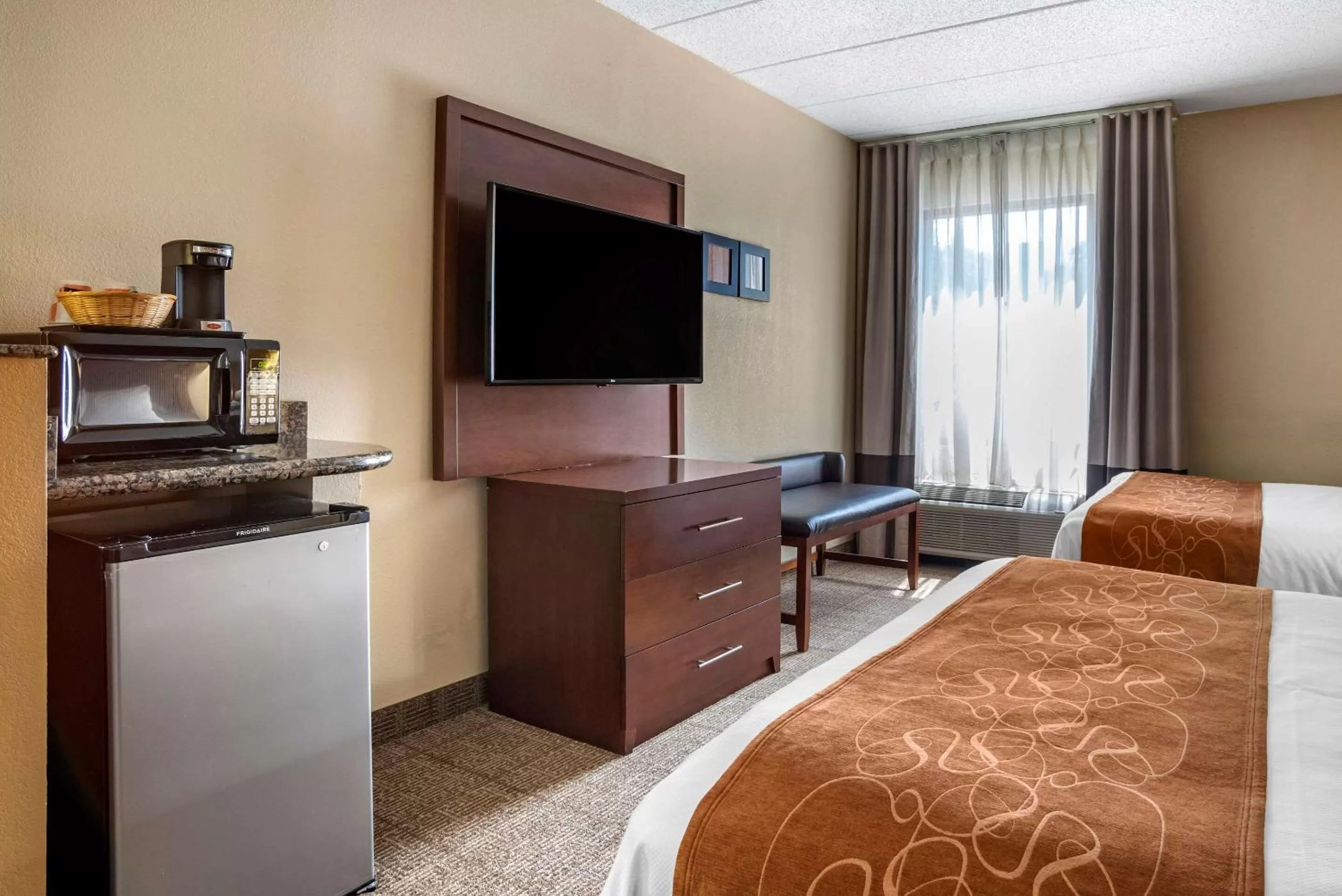 Queen Suite with Two Queen Beds - Non-Smoking in Comfort Suites Hagerstown