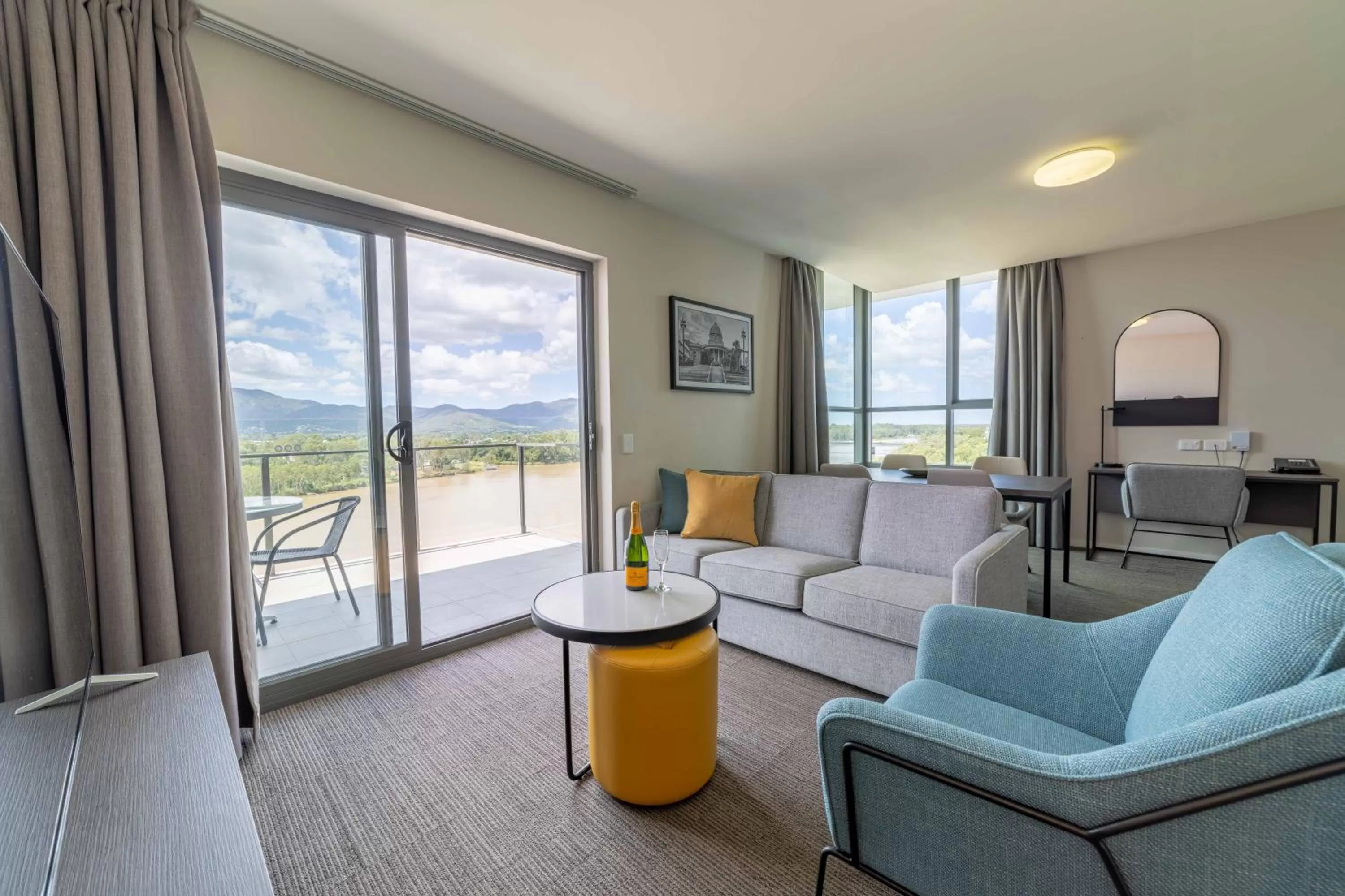 One-Bedroom Apartment with River View in Quest Rockhampton