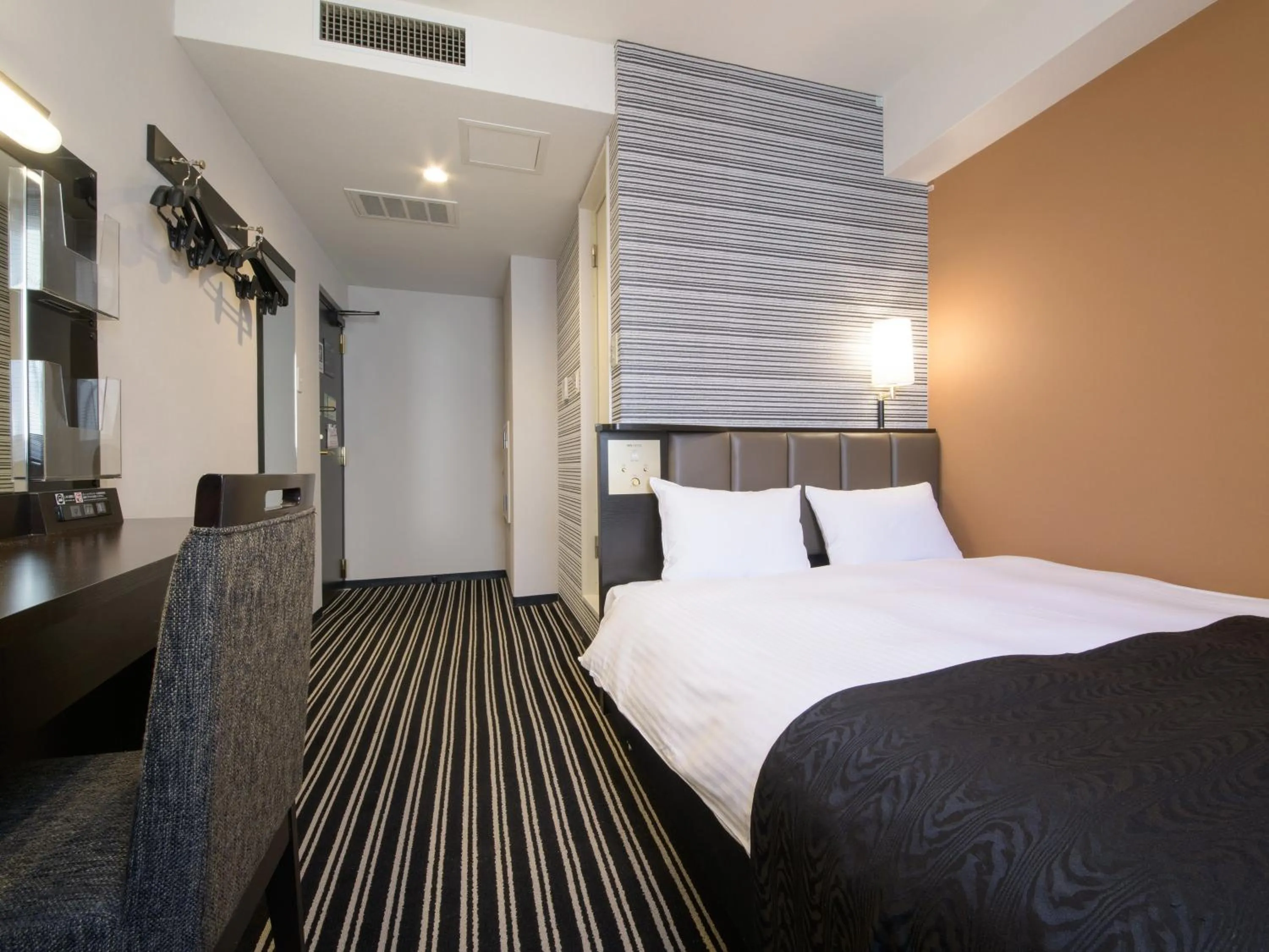 Double Room with Small Double Bed - single occupancy - Smoking in APA Hotel TKP Sapporo Ekimae